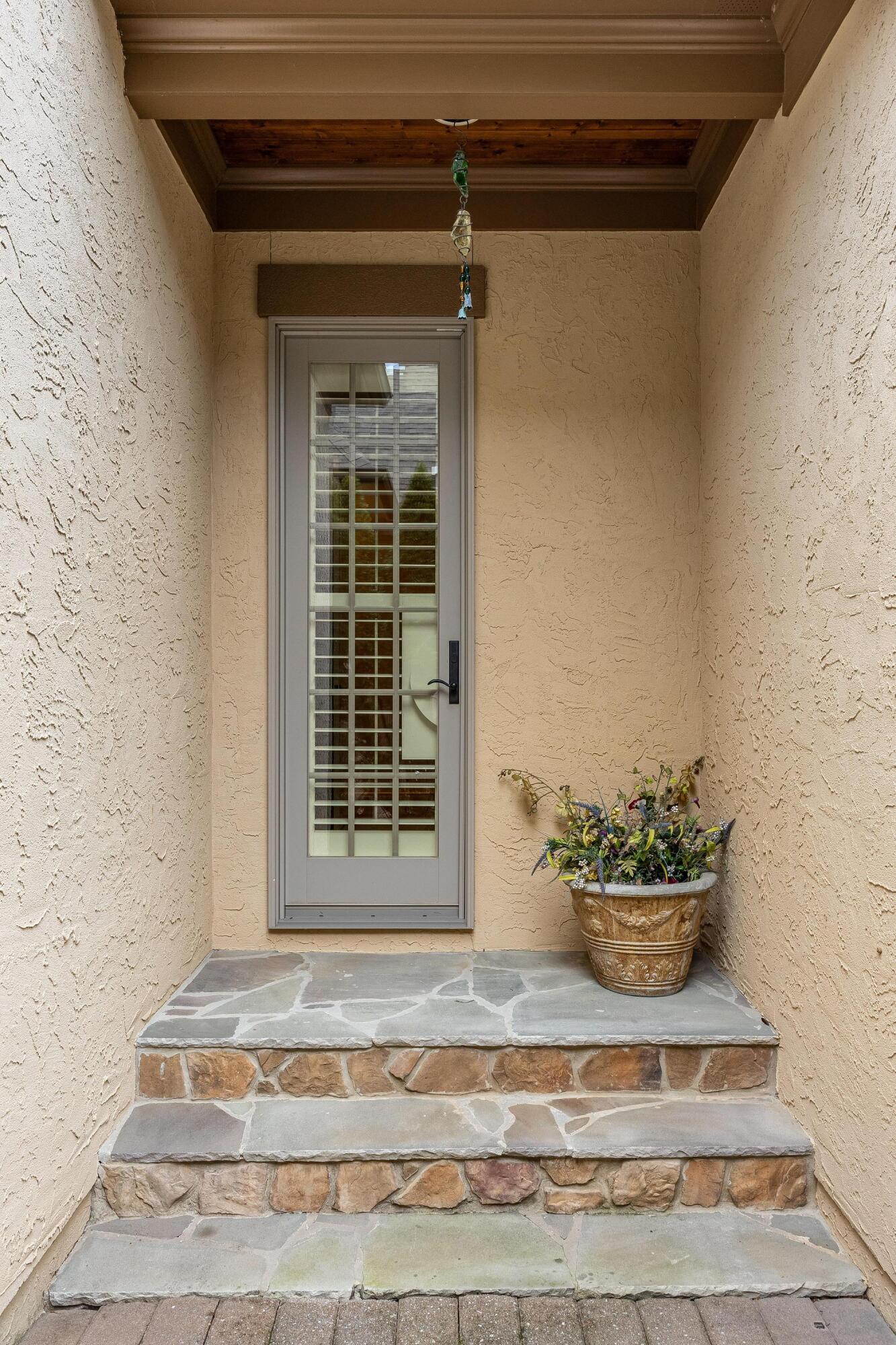1247 Longholm Court