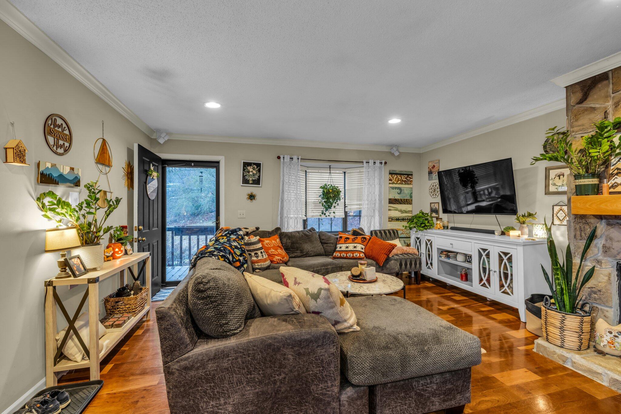 2308 Gale Lane