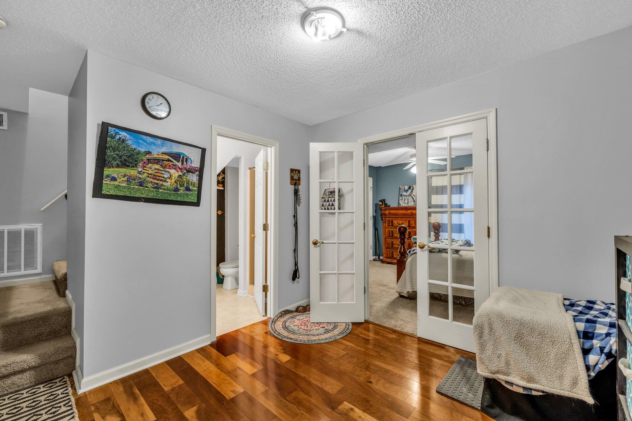 2308 Gale Lane