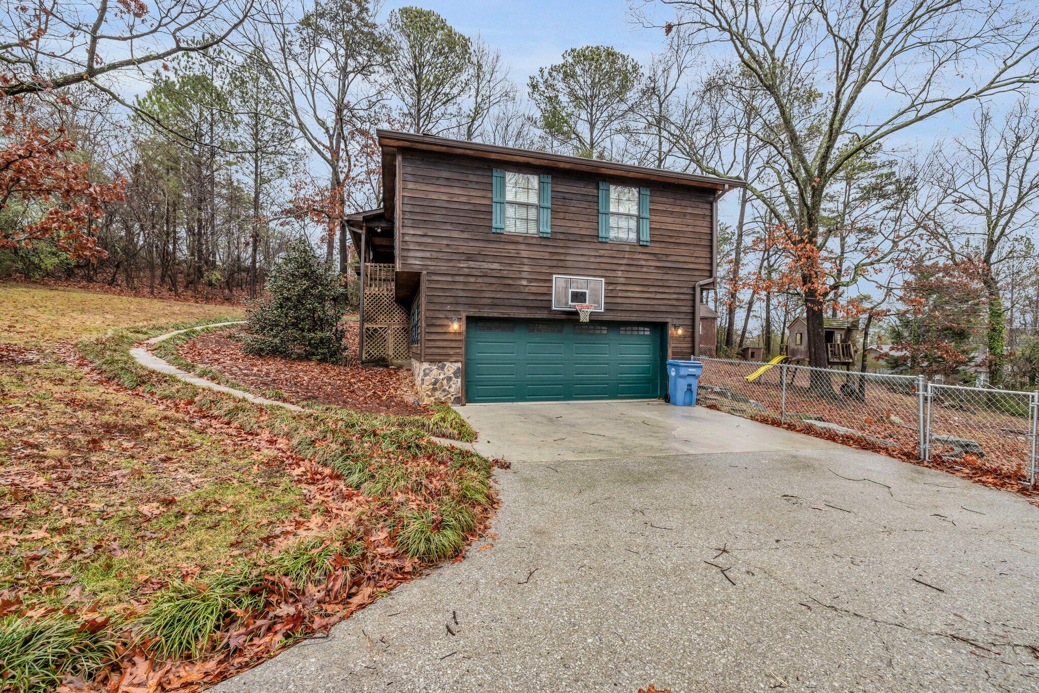 2308 Gale Lane