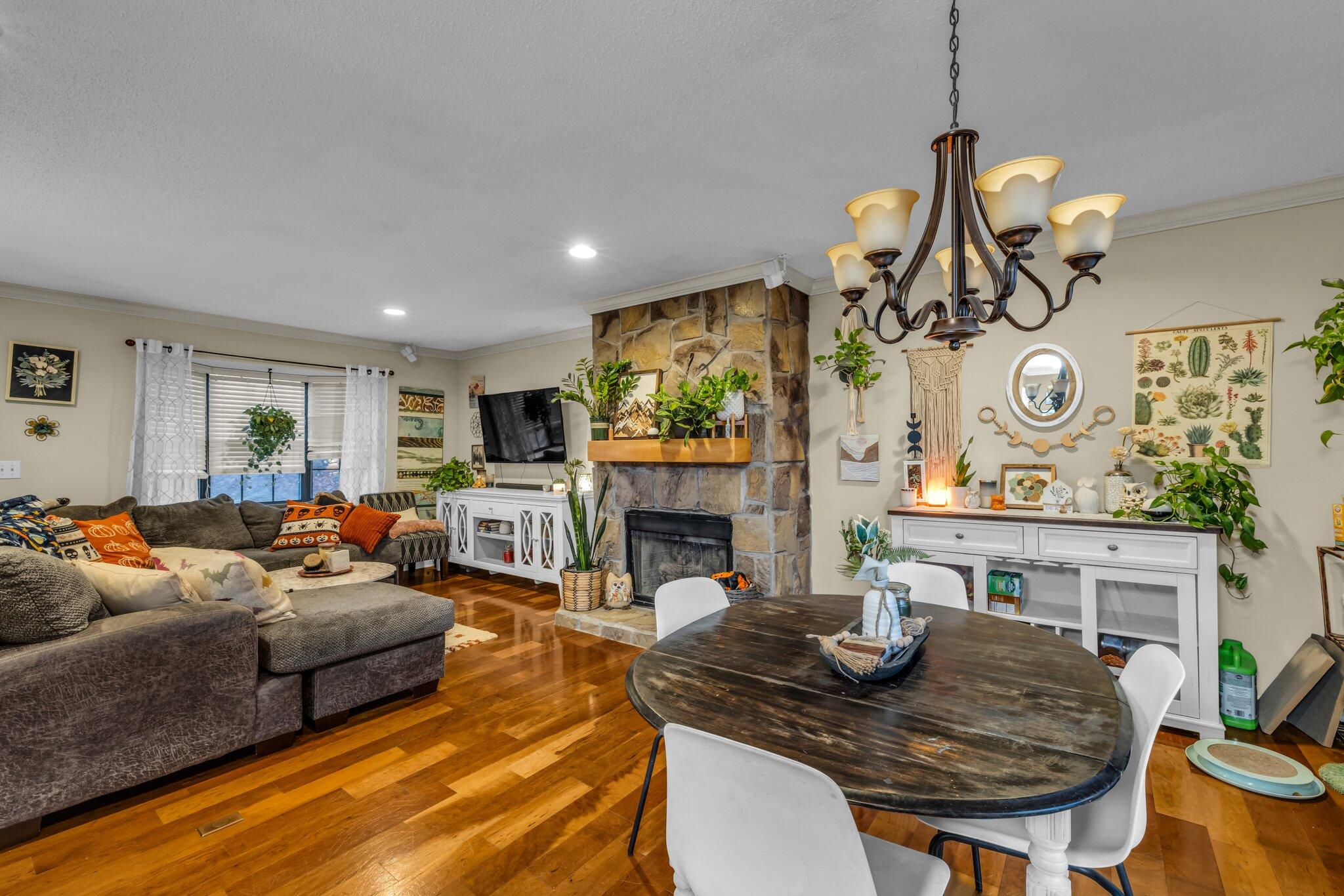 2308 Gale Lane