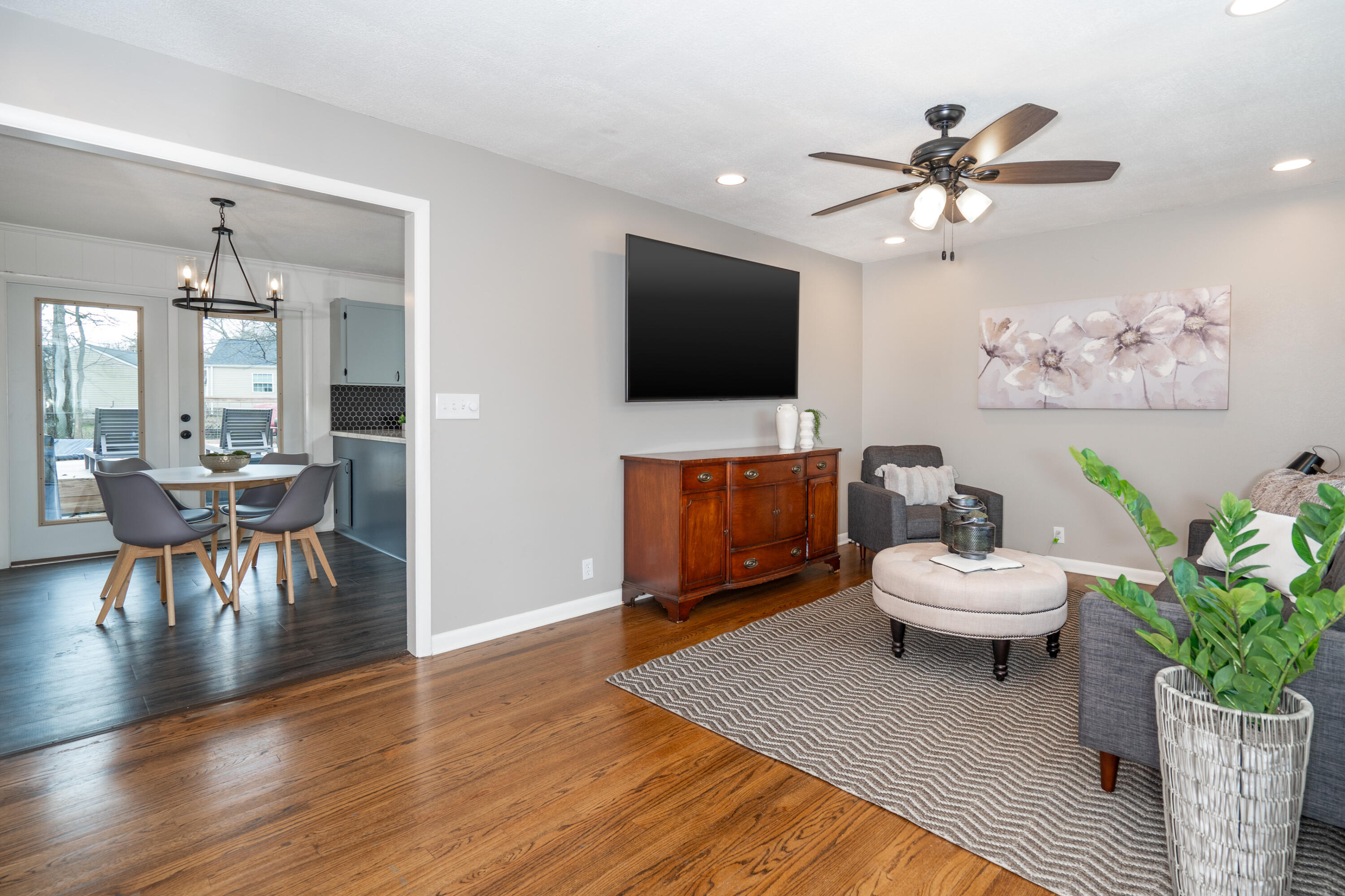 38 Elaine Cir