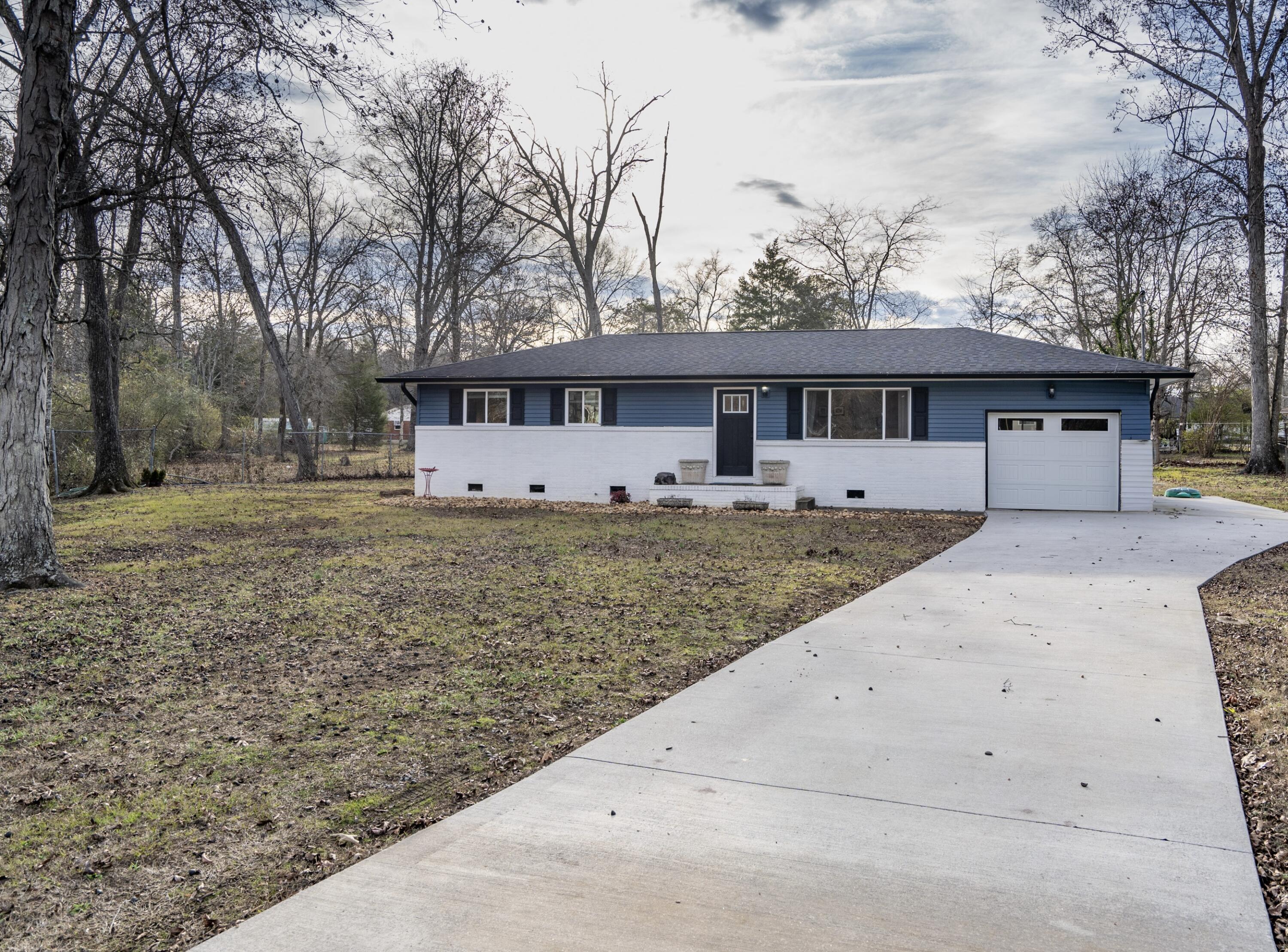 38 Elaine Cir