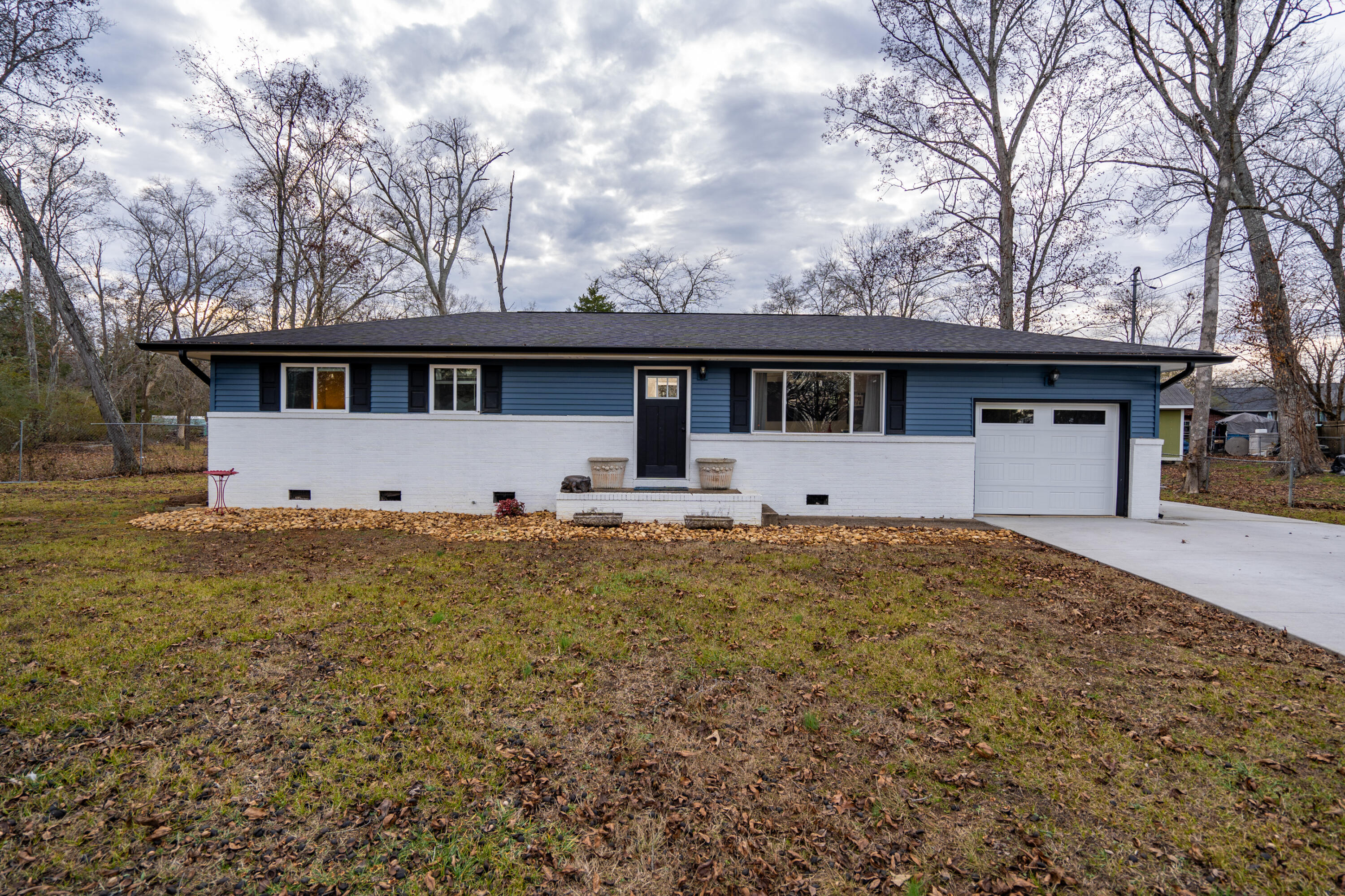 38 Elaine Cir