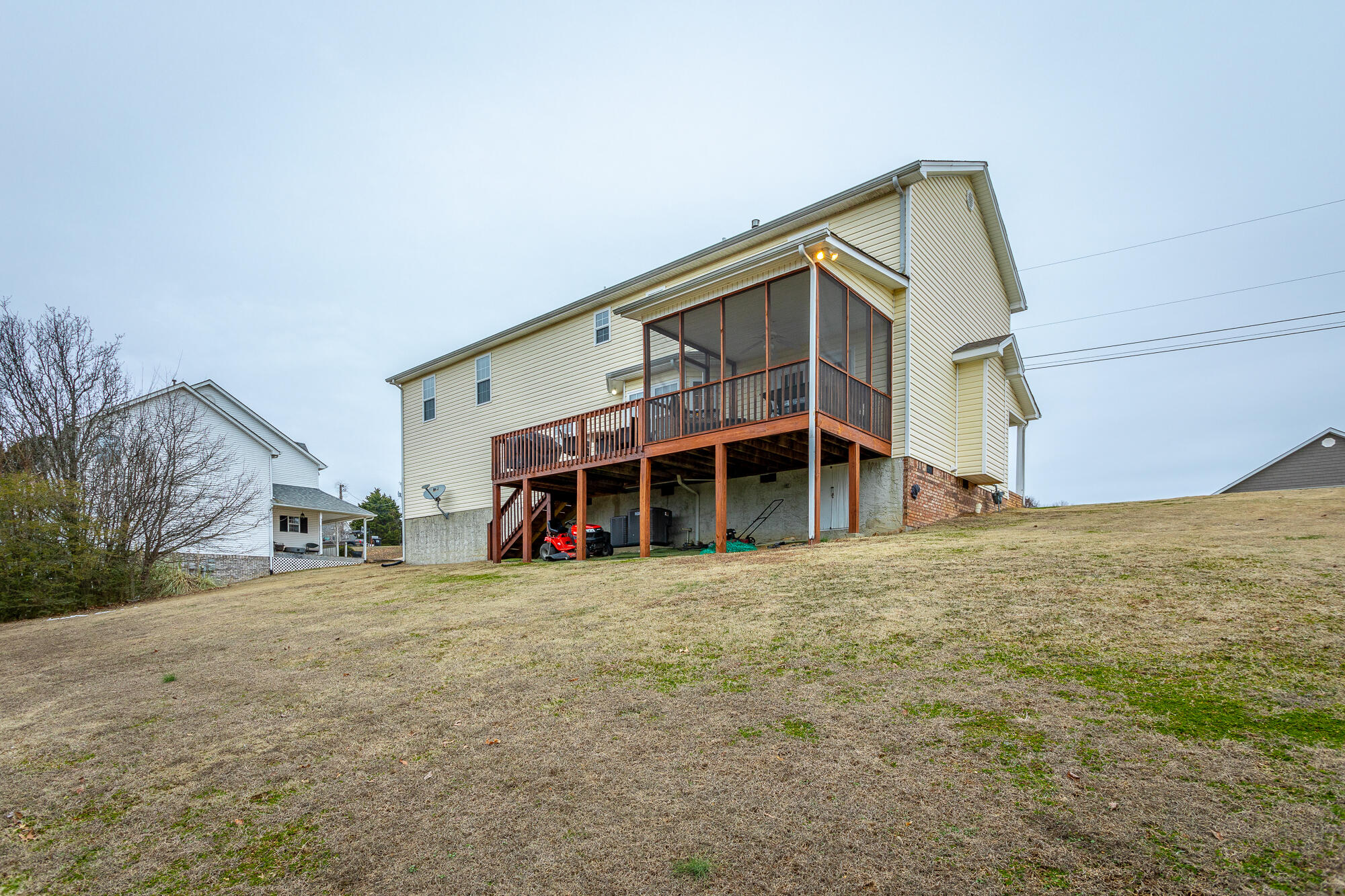 2704 Windtop Ln