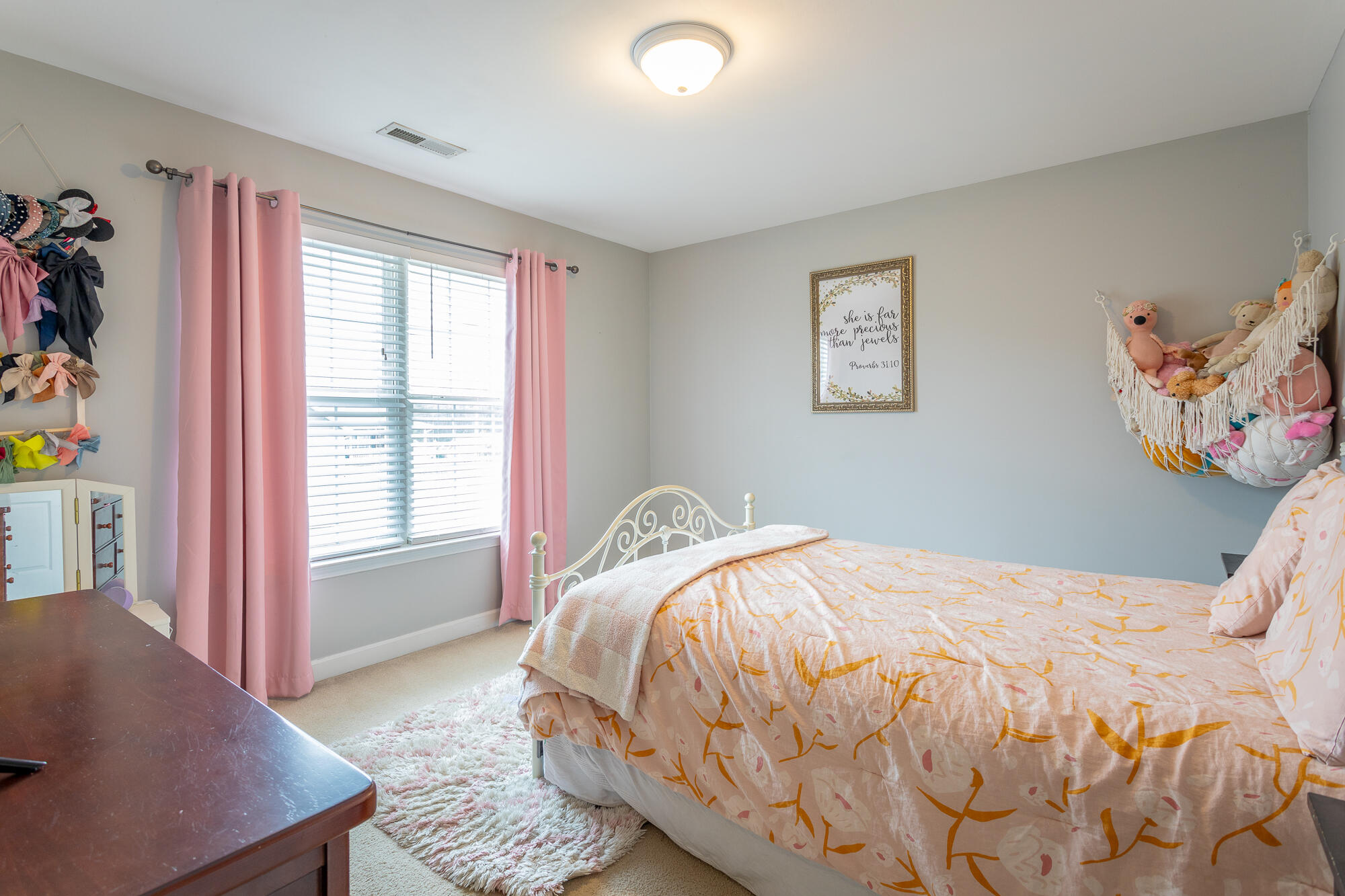 2704 Windtop Ln