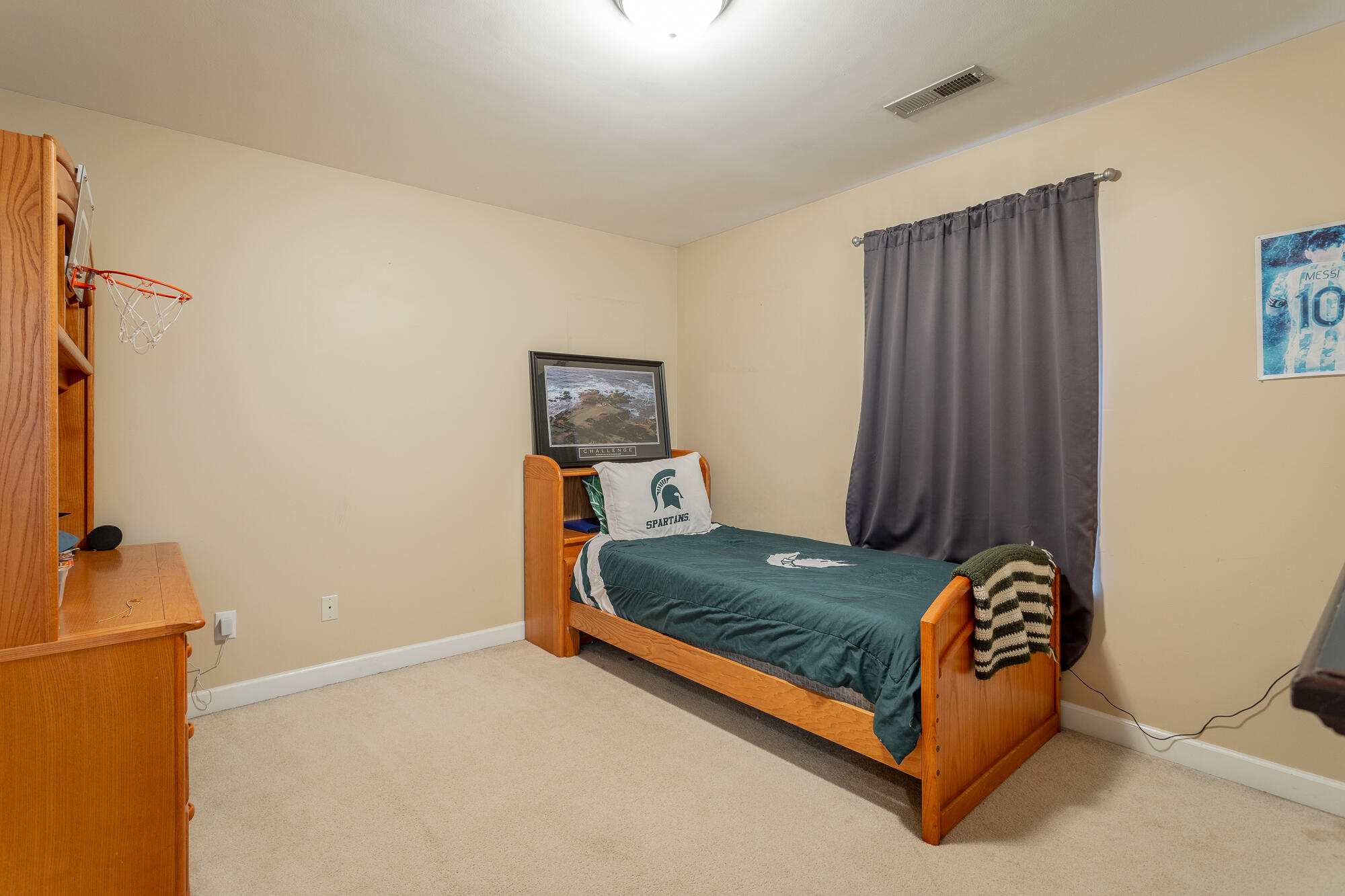 2704 Windtop Ln