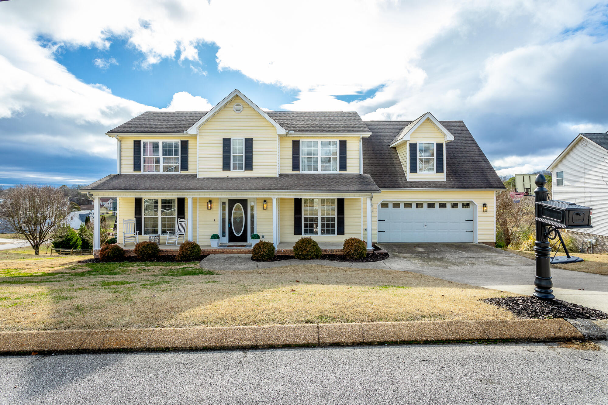 2704 Windtop Ln