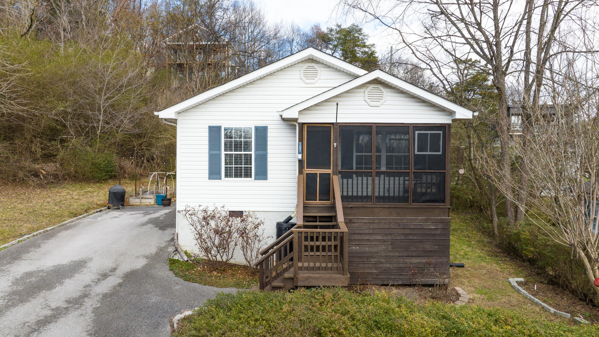 107 Lawn Street