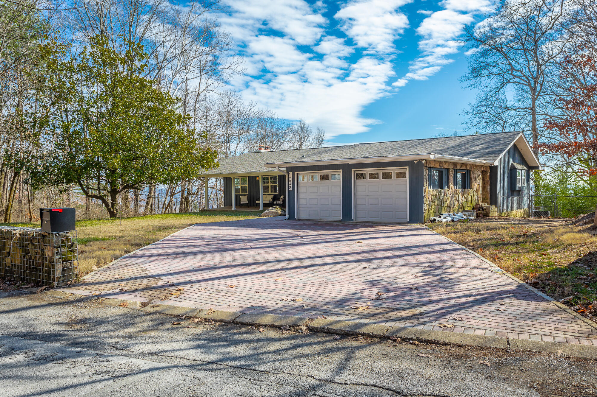 1038 Balmoral Drive