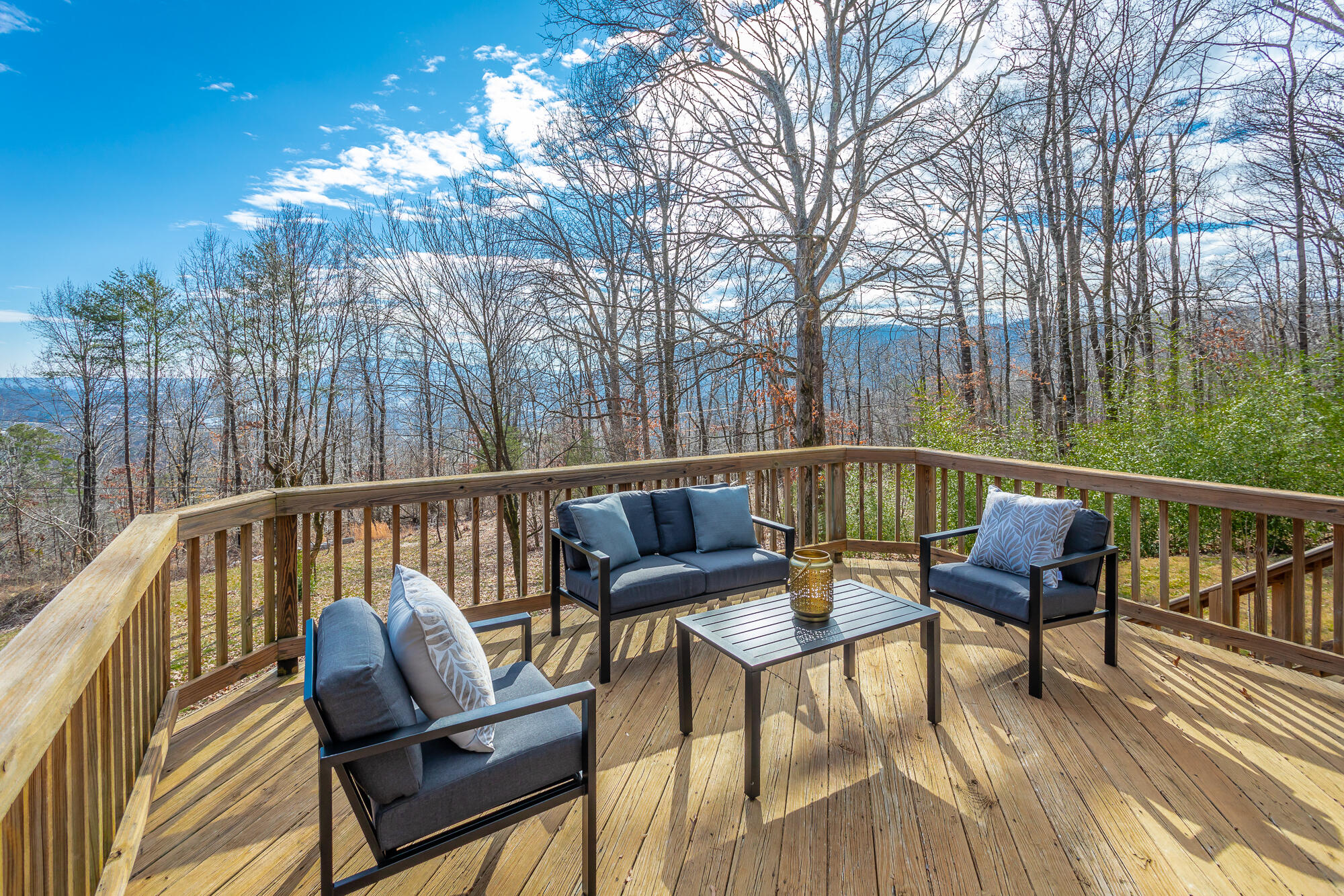 1038 Balmoral Drive