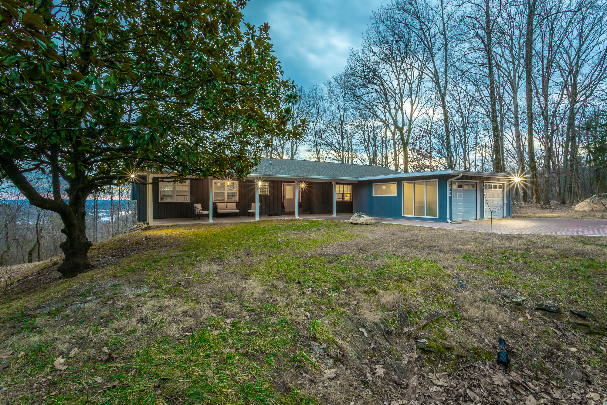 1038 Balmoral Drive