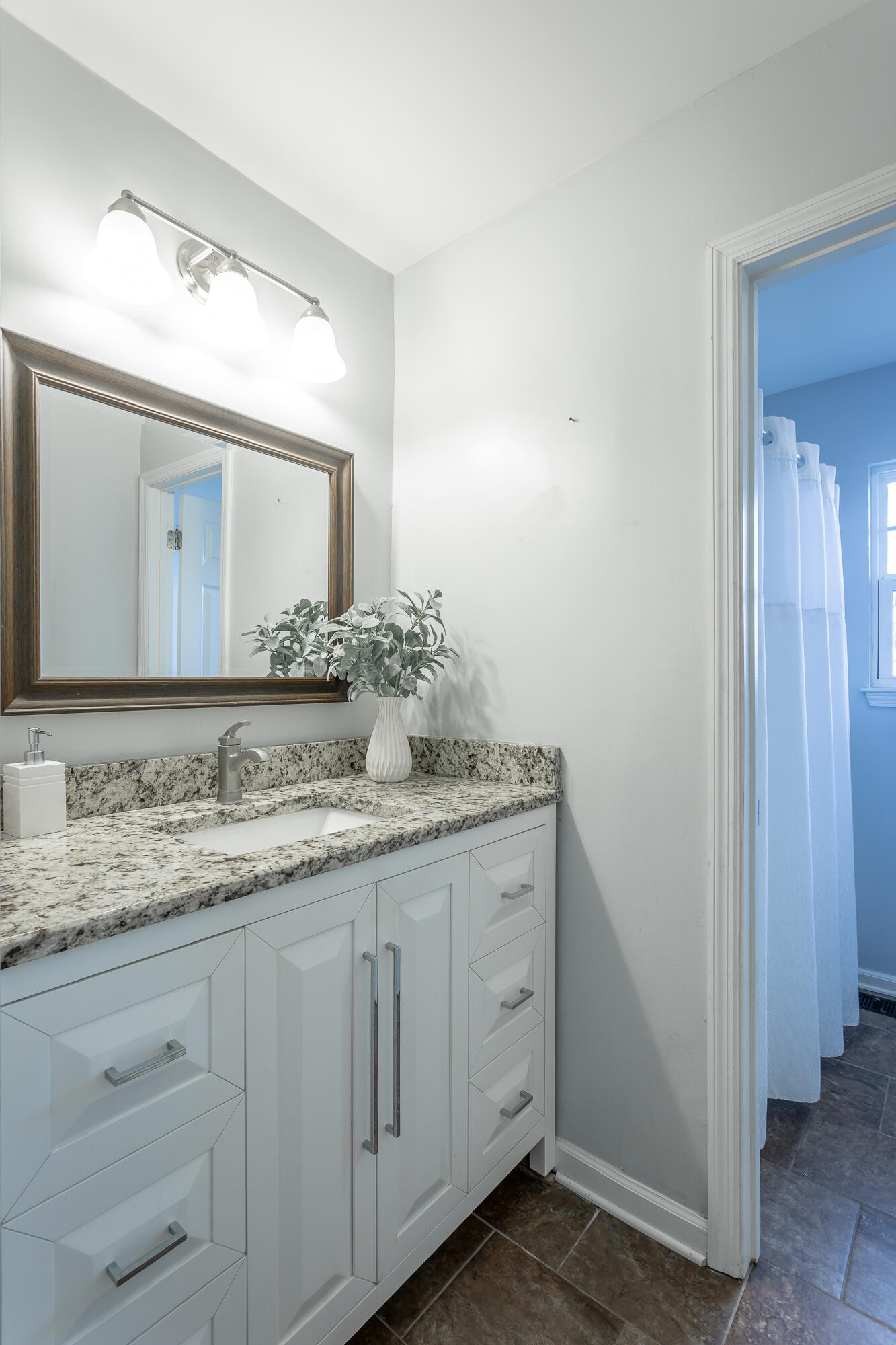 1038 Balmoral Drive