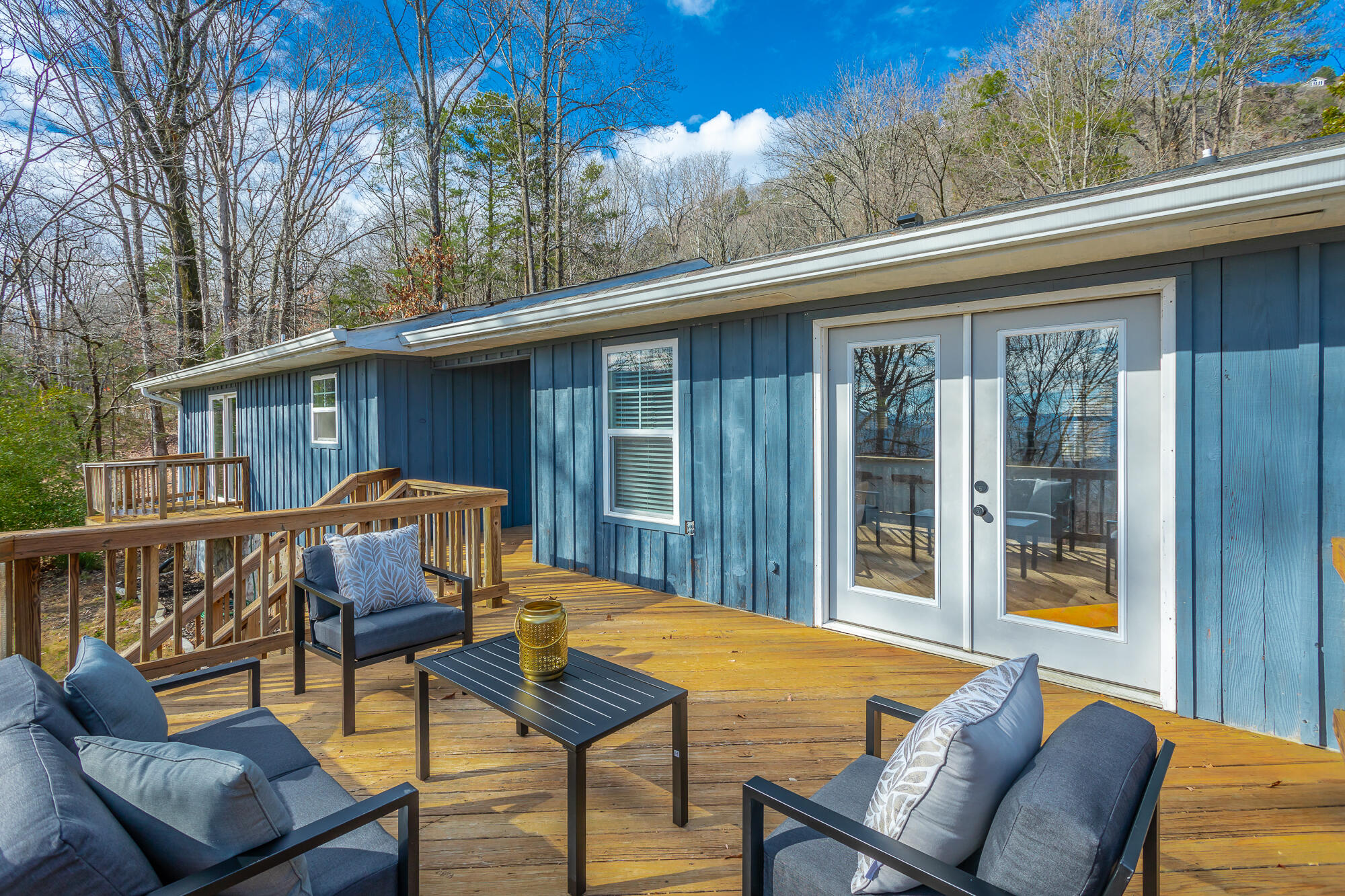 1038 Balmoral Drive