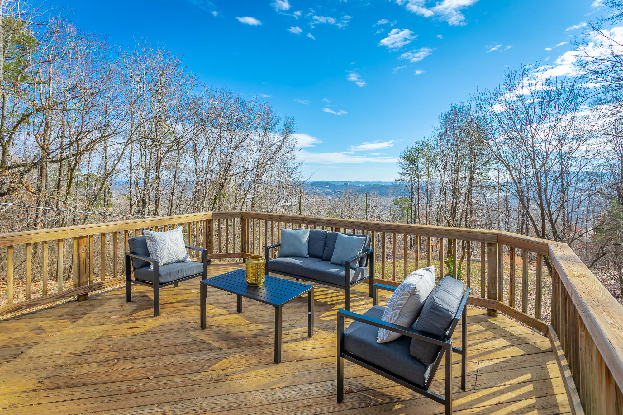 1038 Balmoral Drive