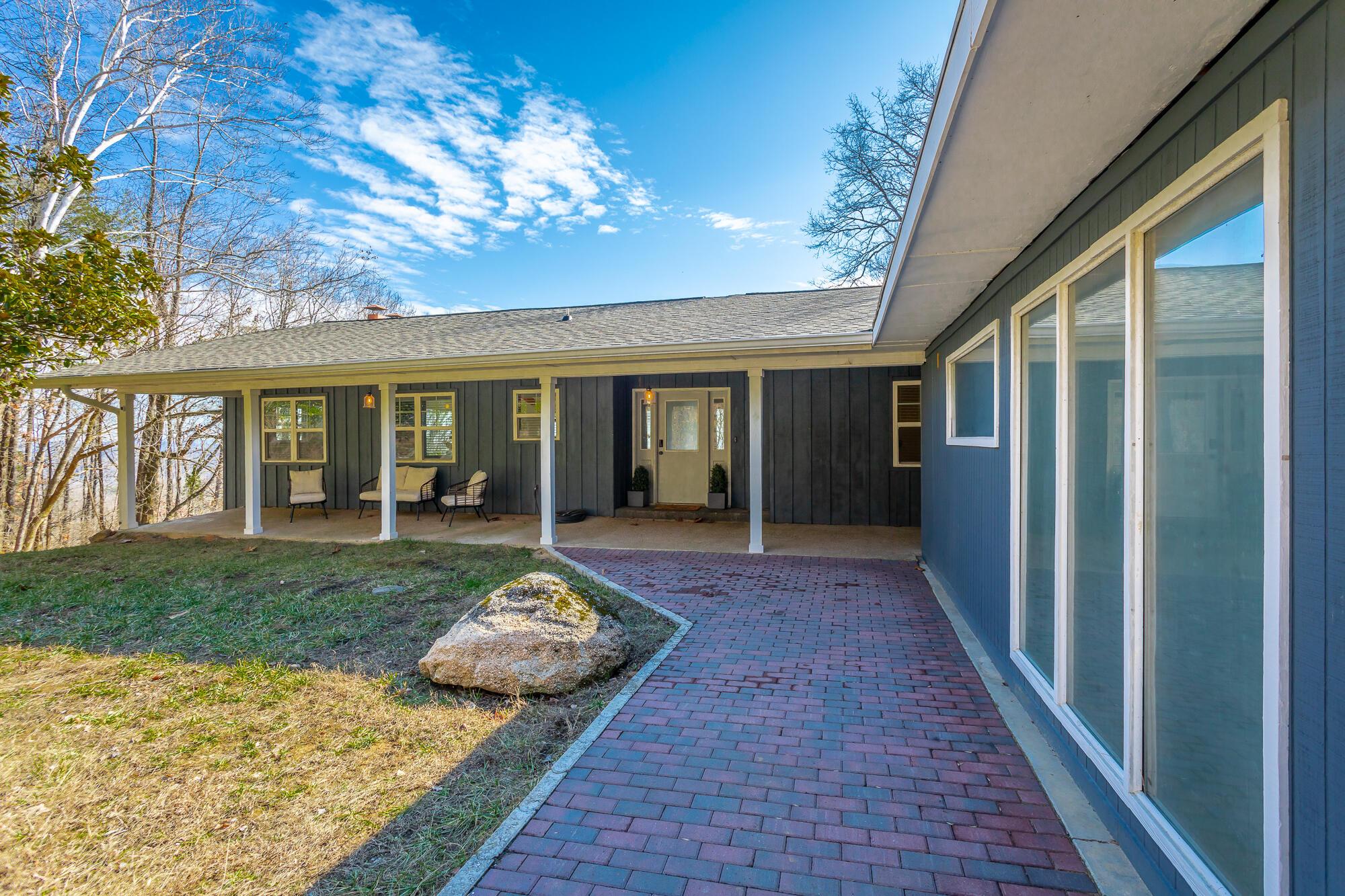 1038 Balmoral Drive