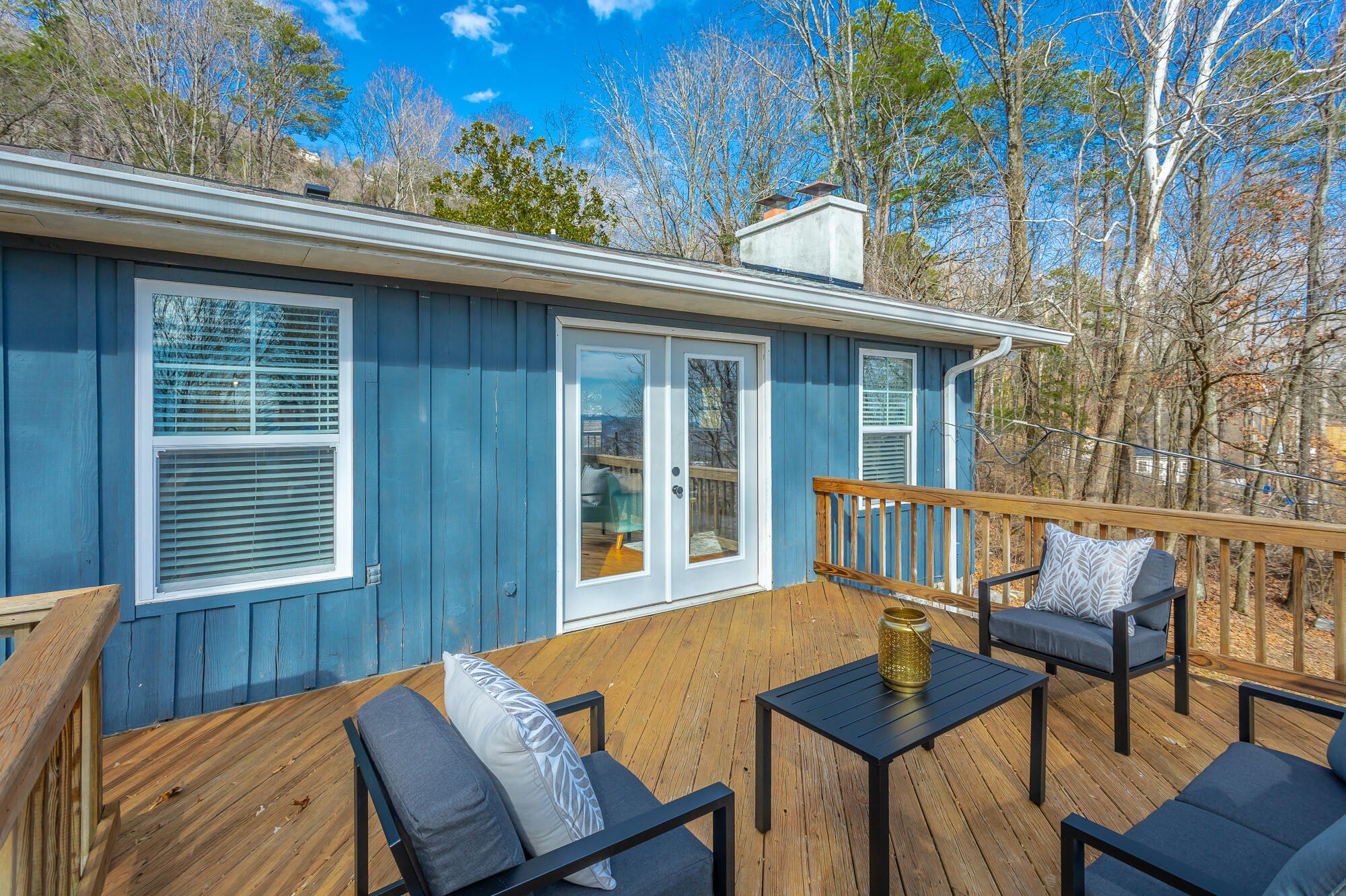 1038 Balmoral Drive