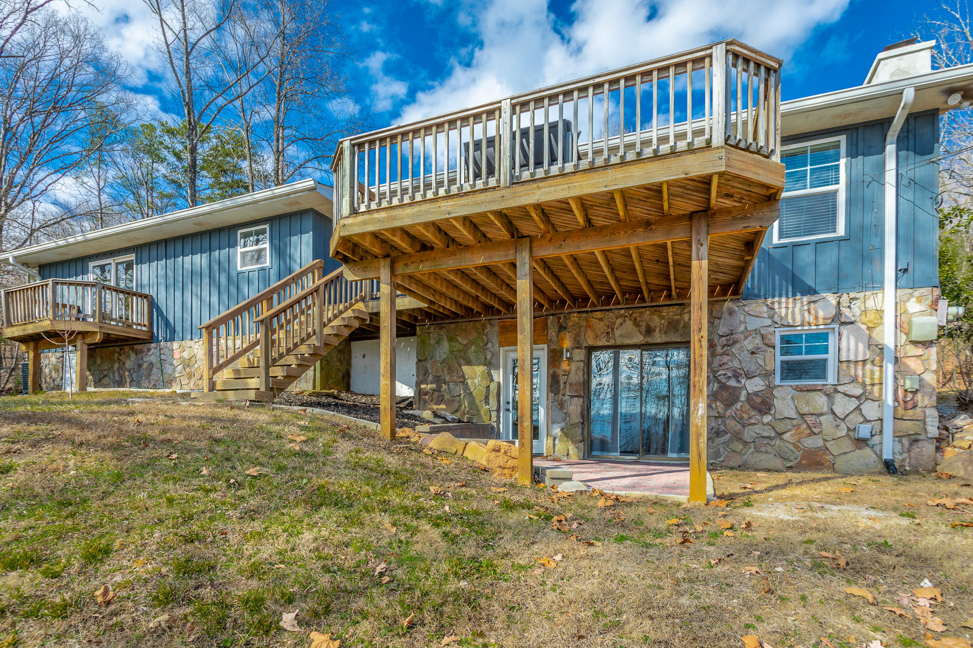 1038 Balmoral Drive