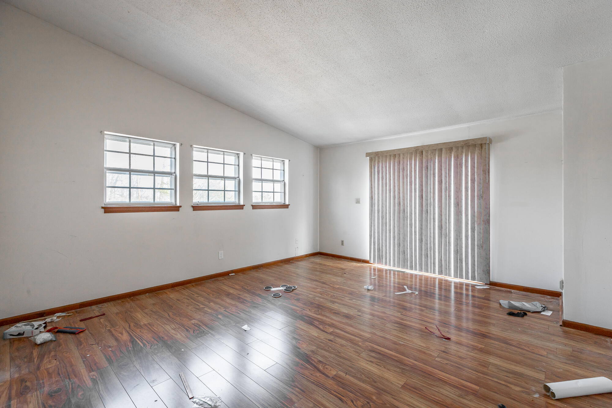 10025 Sunny Lane