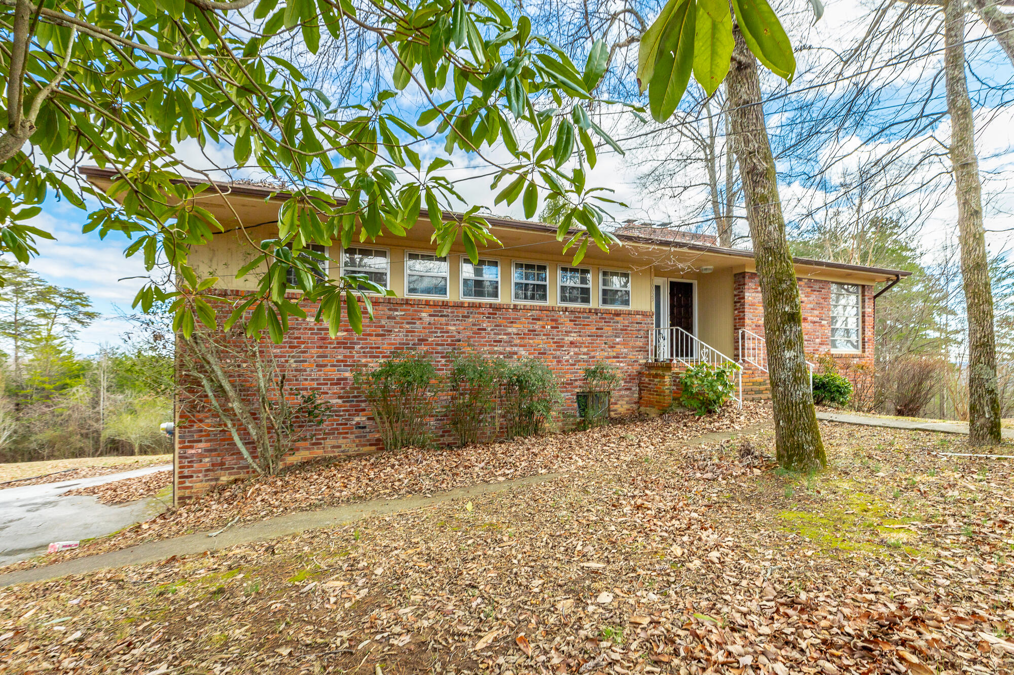 10025 Sunny Lane