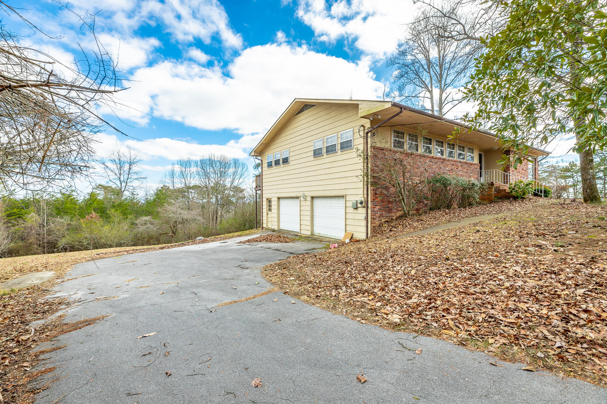 10025 Sunny Lane