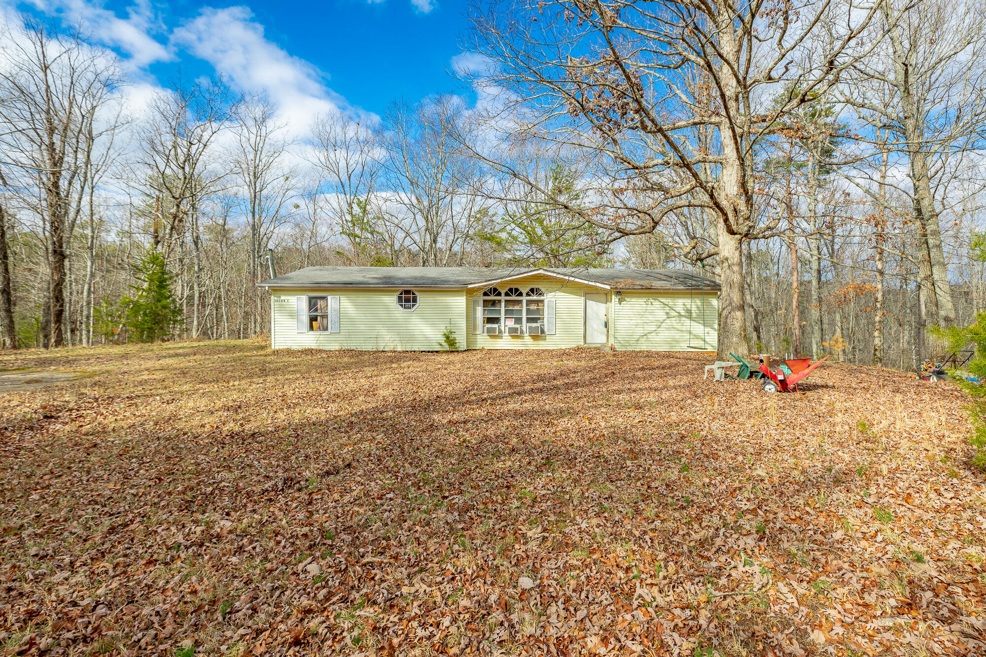 10009 Sunny Lane