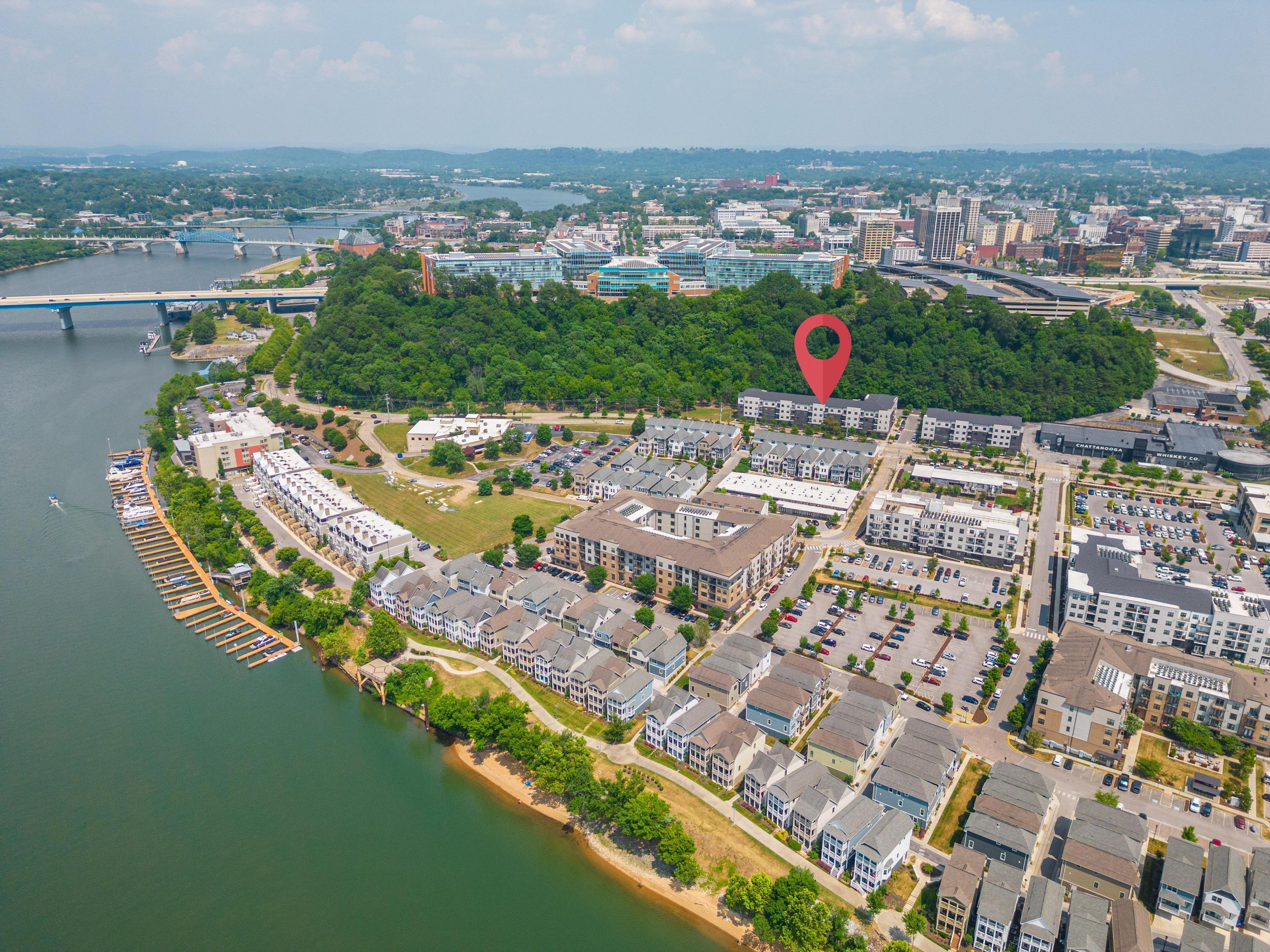 782 Riverfront Pkwy, 407