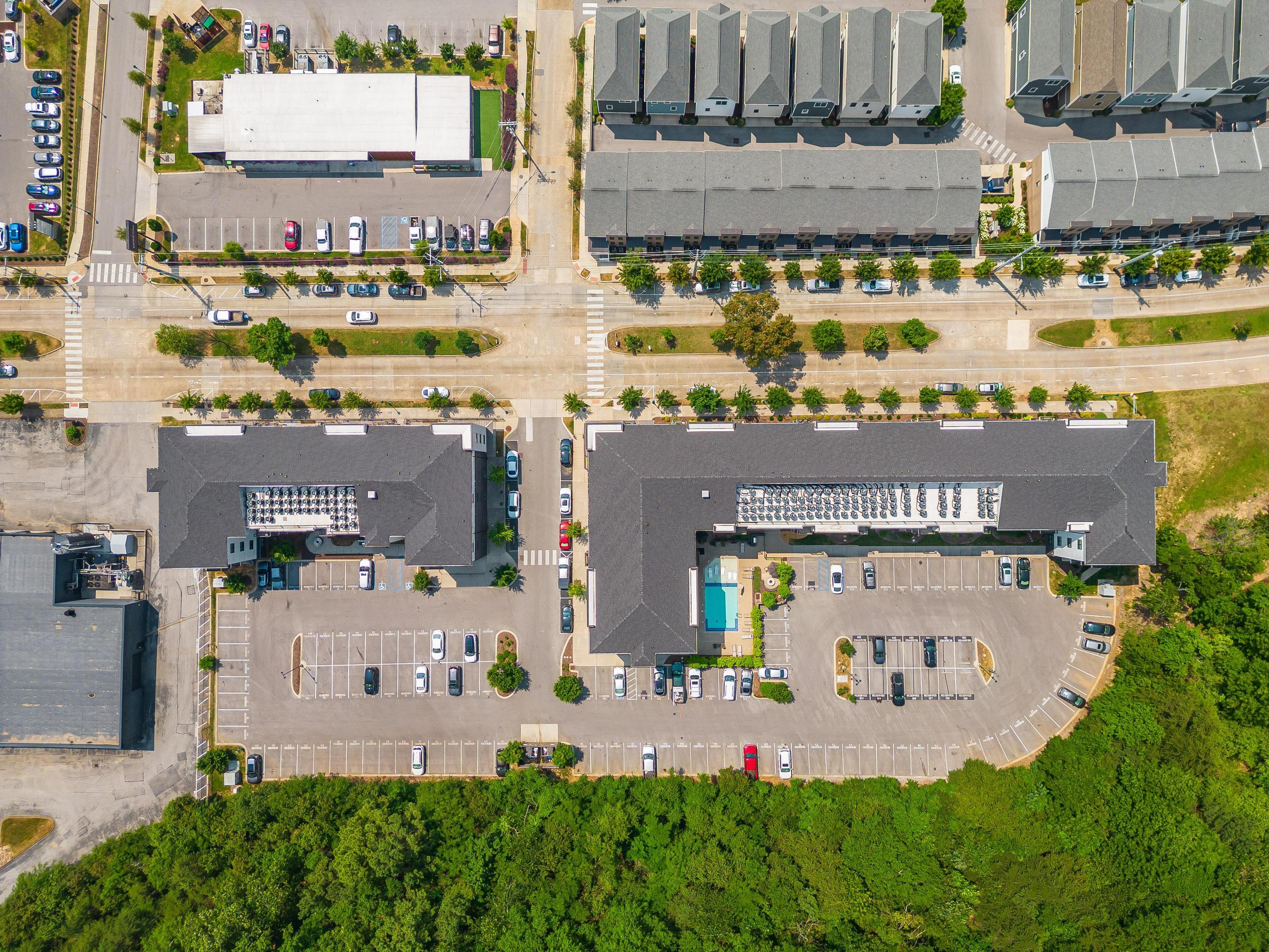 782 Riverfront Pkwy, 407