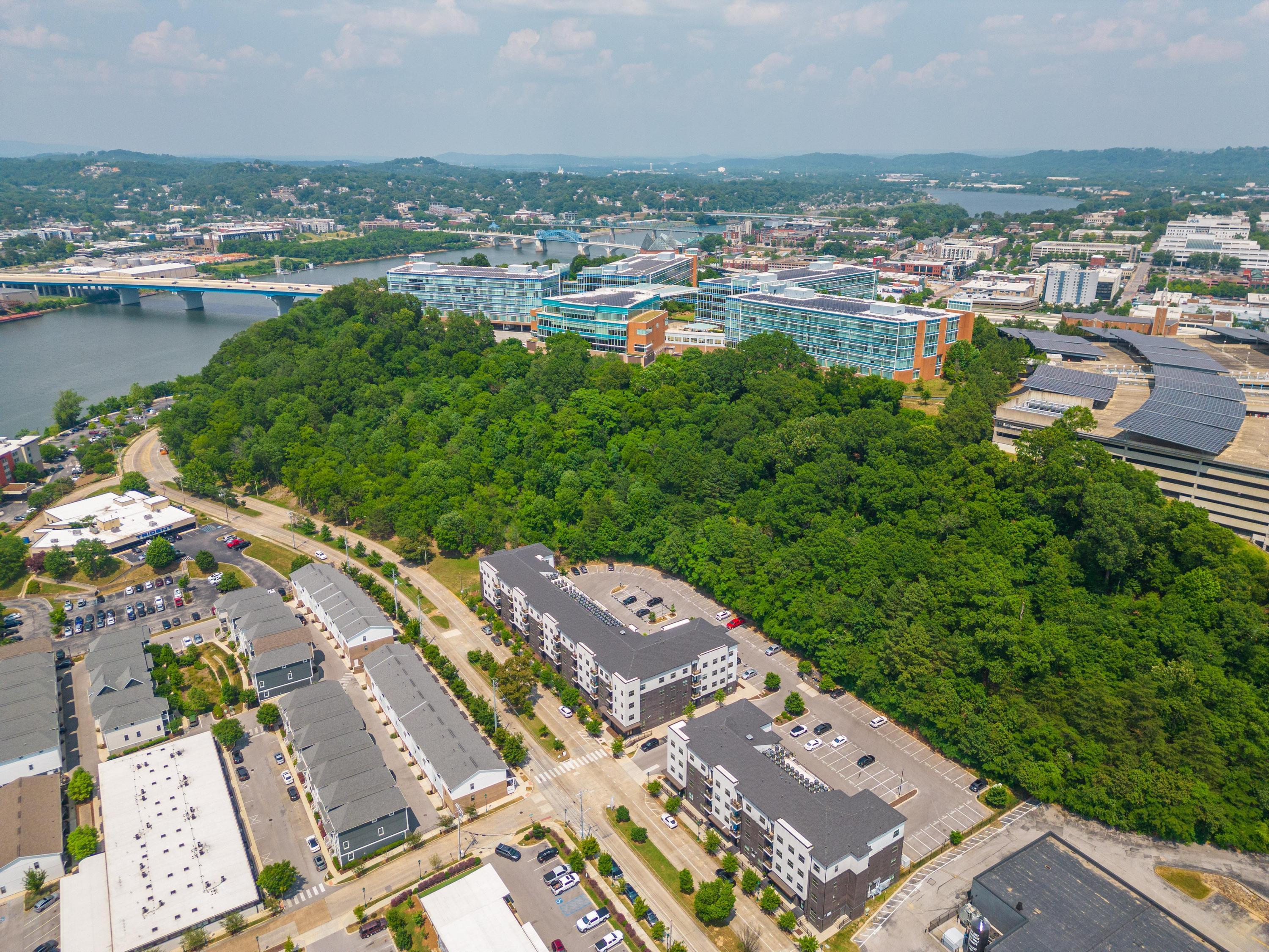 782 Riverfront Pkwy, 407
