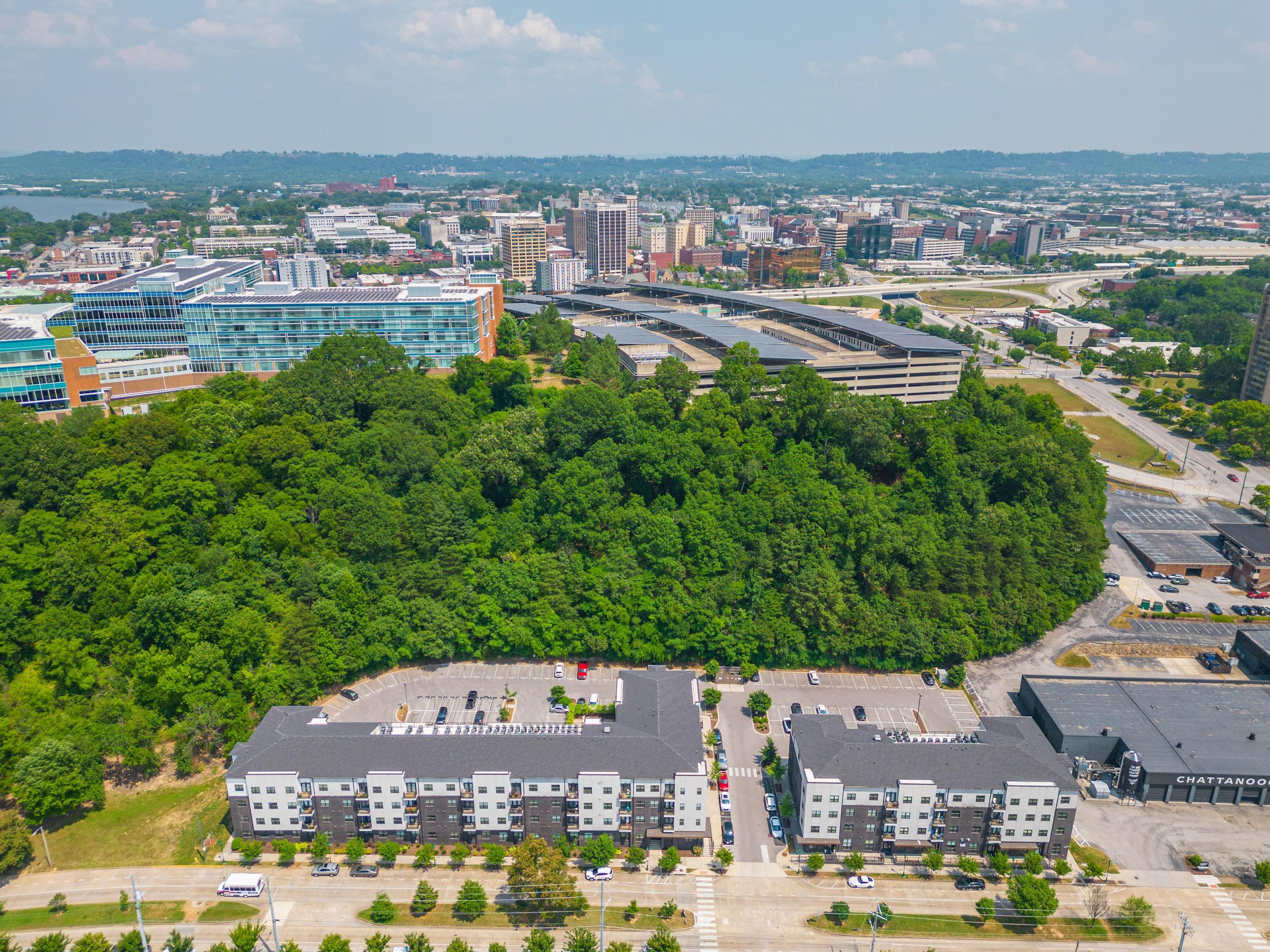 782 Riverfront Pkwy, 407