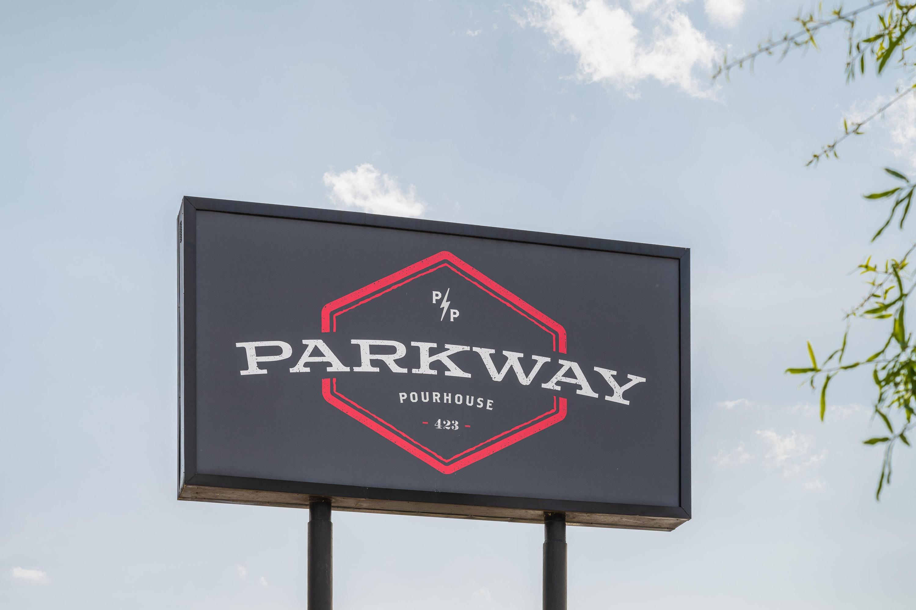 782 Riverfront Pkwy, 407
