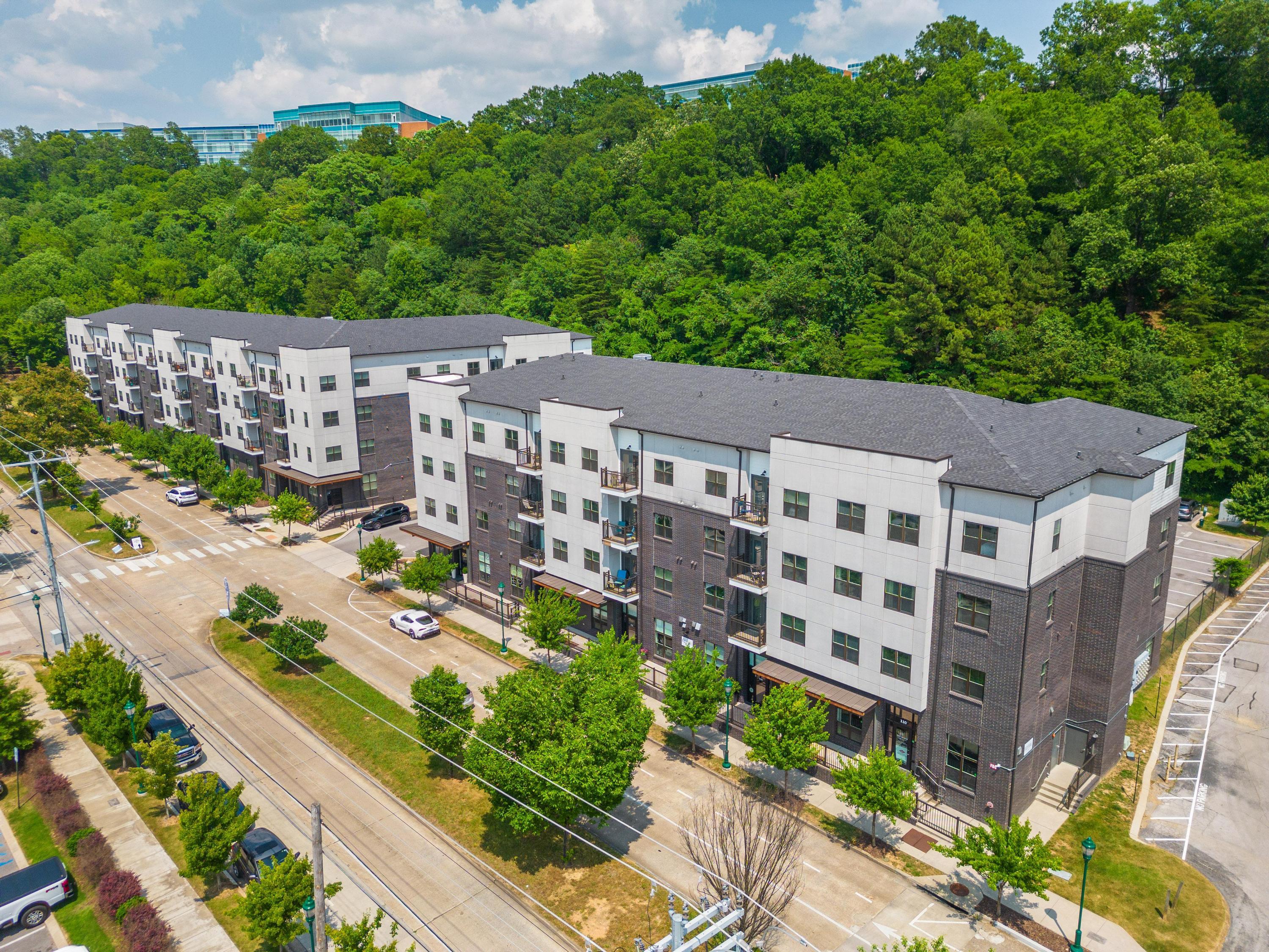 782 Riverfront Pkwy, 407