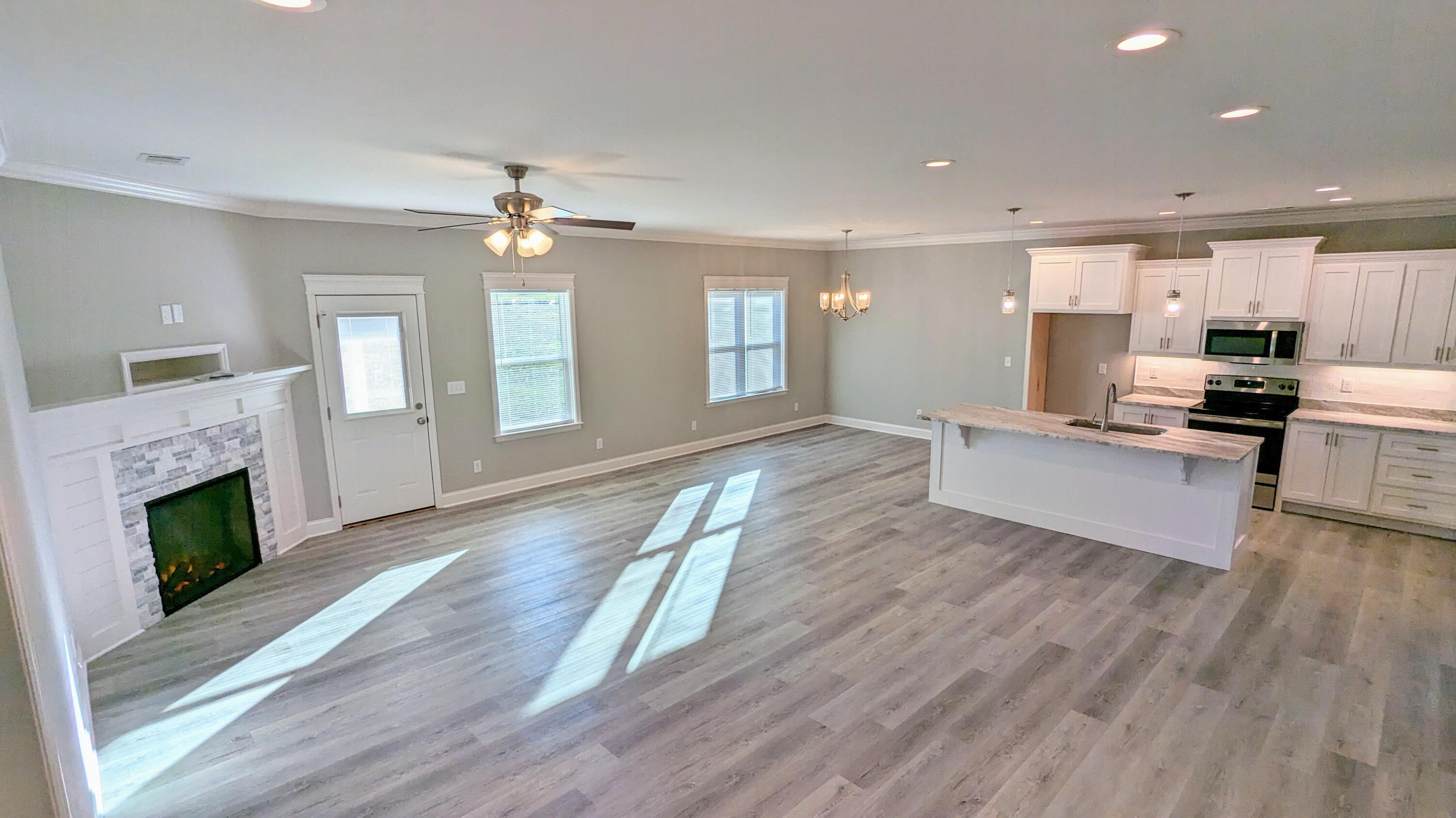 3223 Saunders Rd