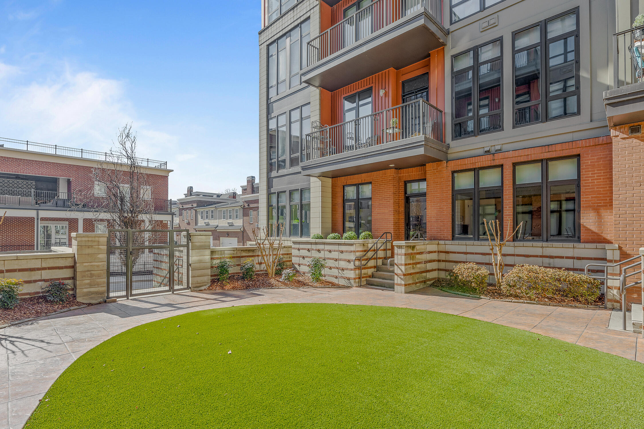 129 Walnut Street, Unit 116
