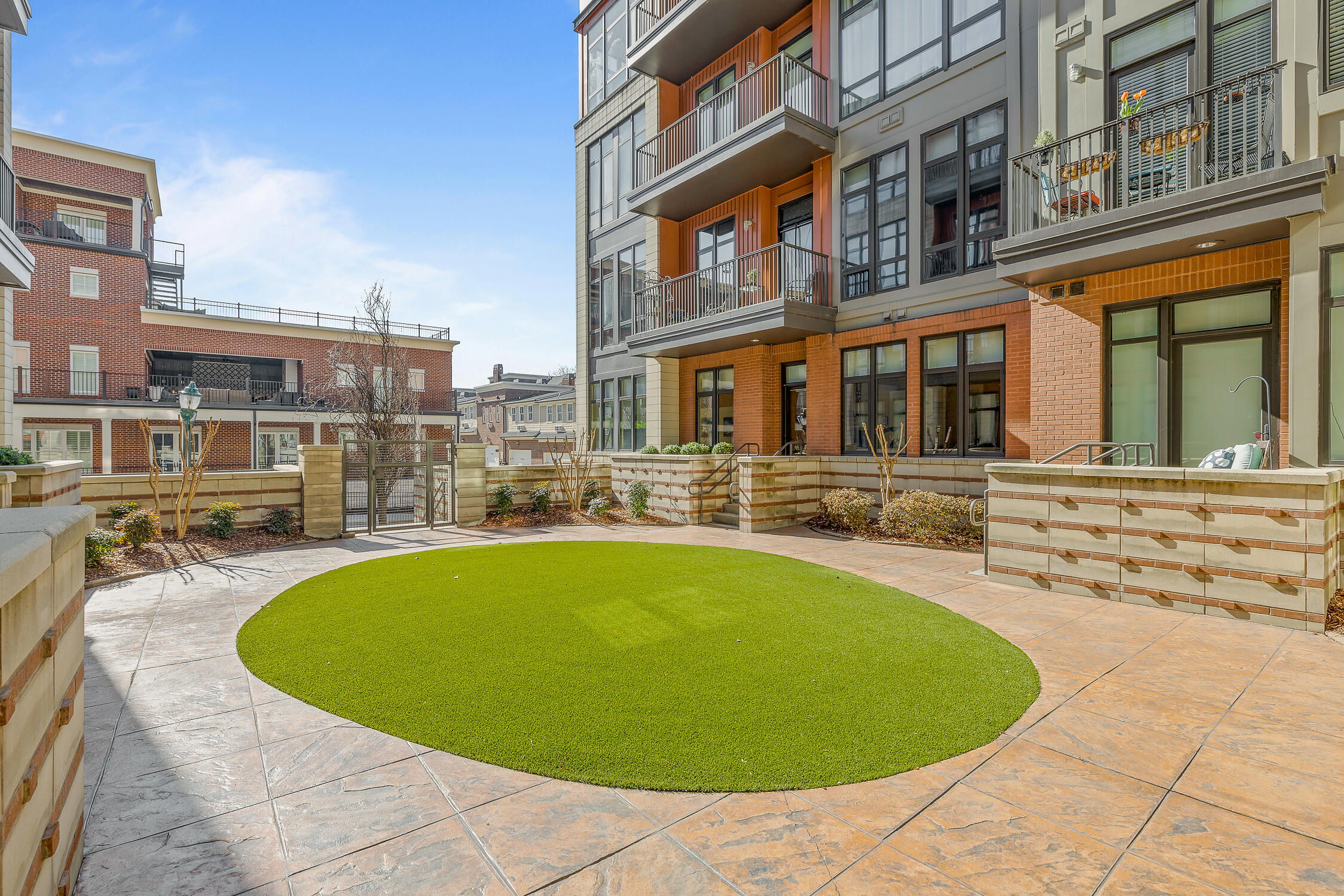 129 Walnut Street, Unit 116
