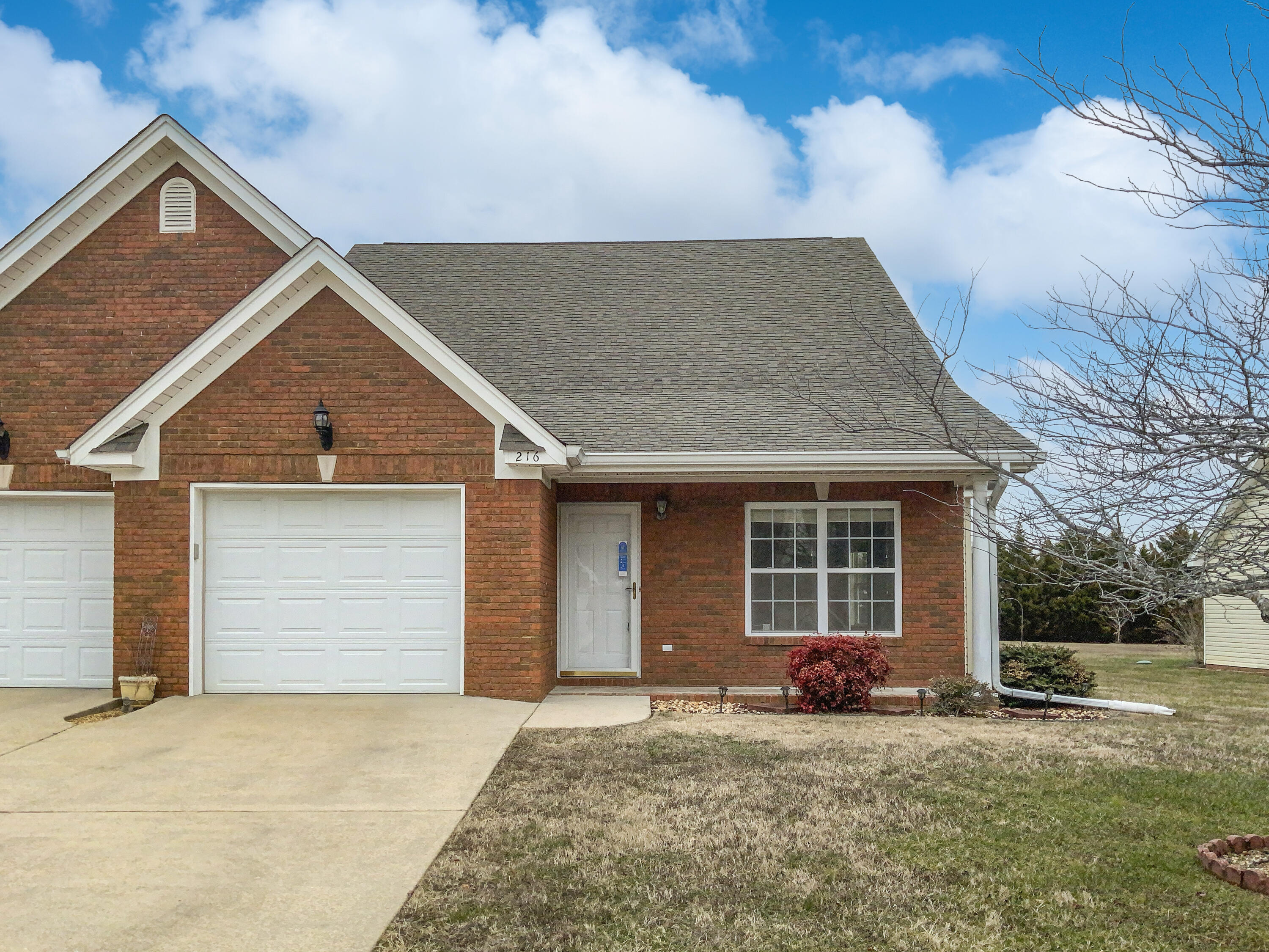 216 Briarstone Dr