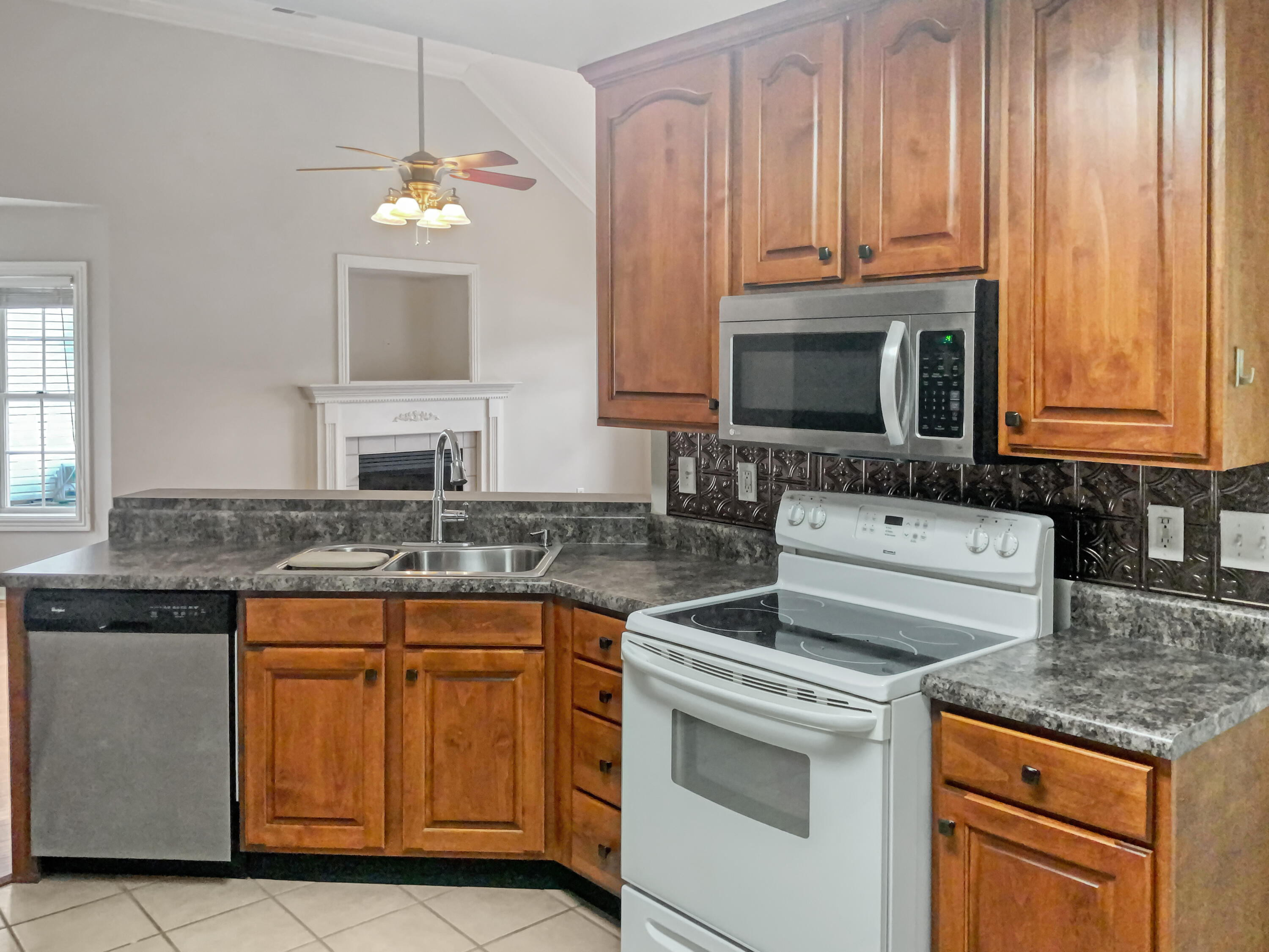216 Briarstone Dr