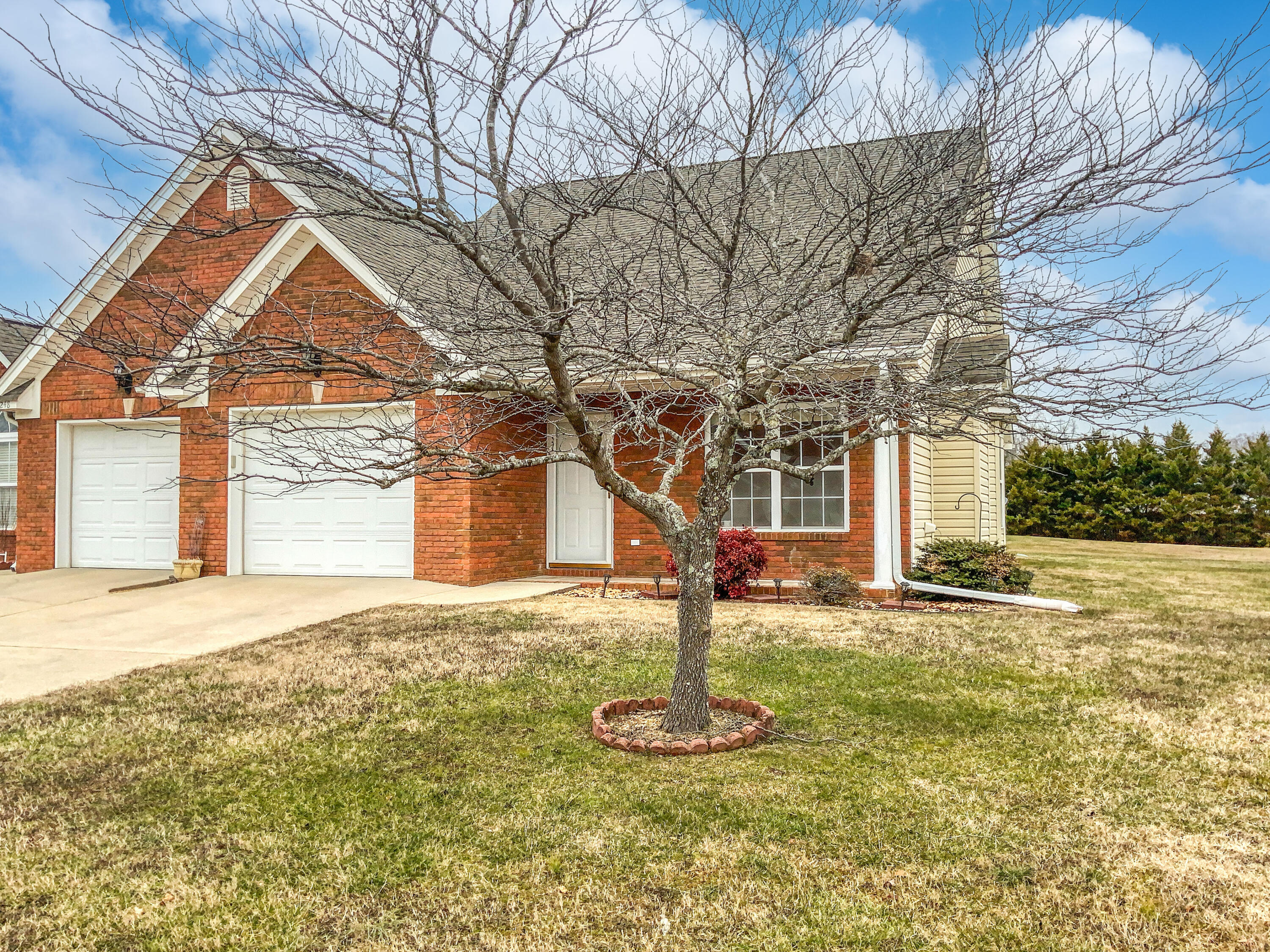 216 Briarstone Dr