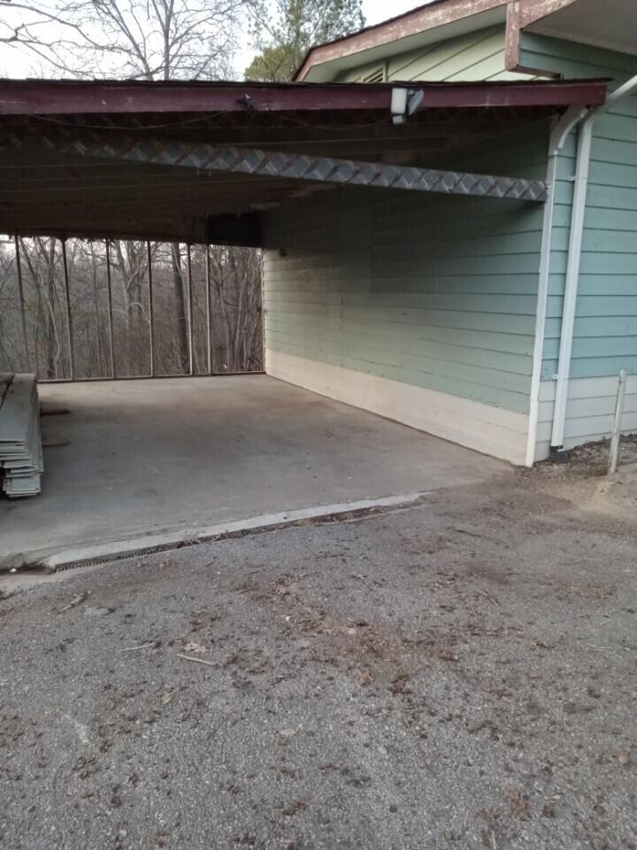 1213 Roach Hollow Rd