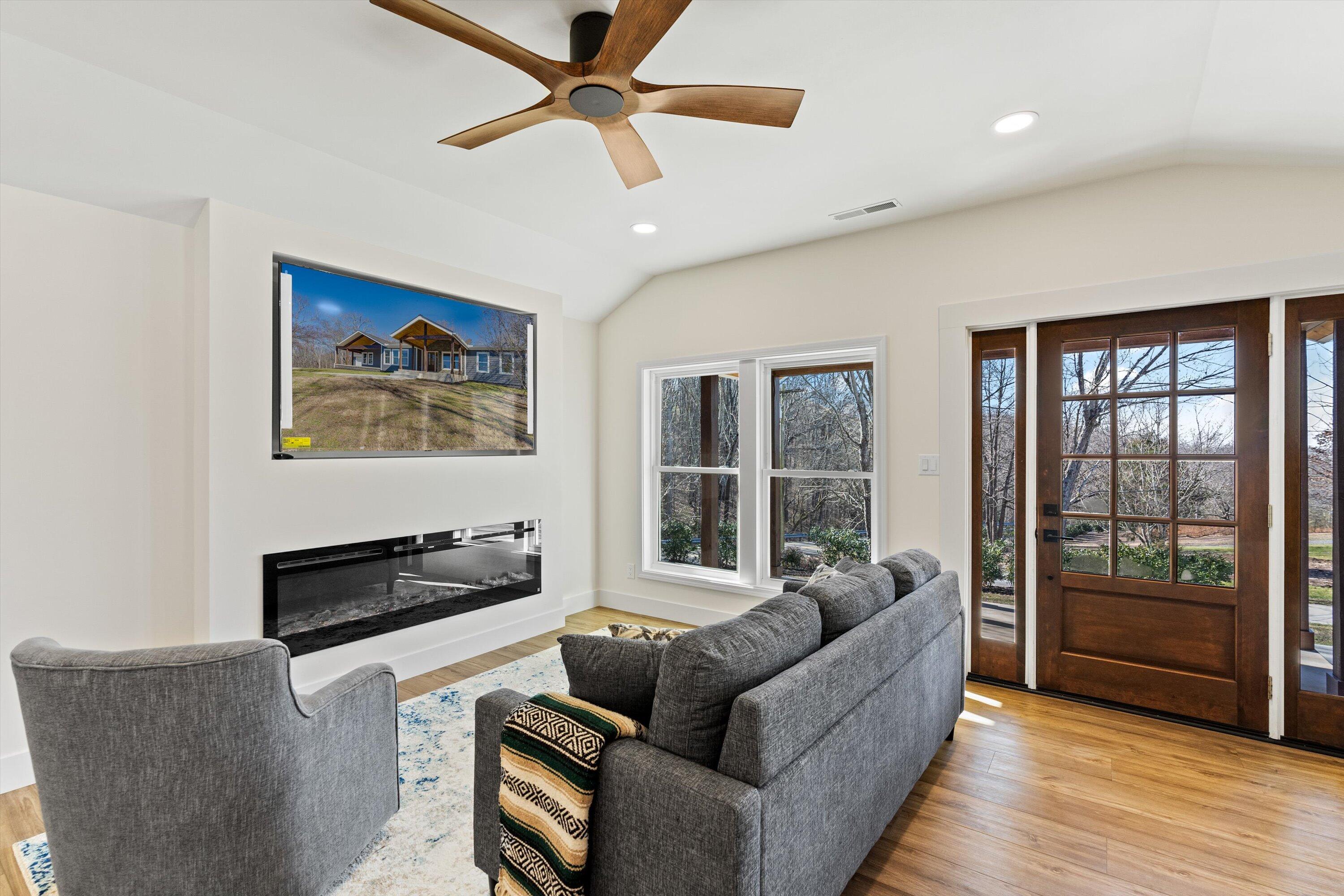 325 County Road 525