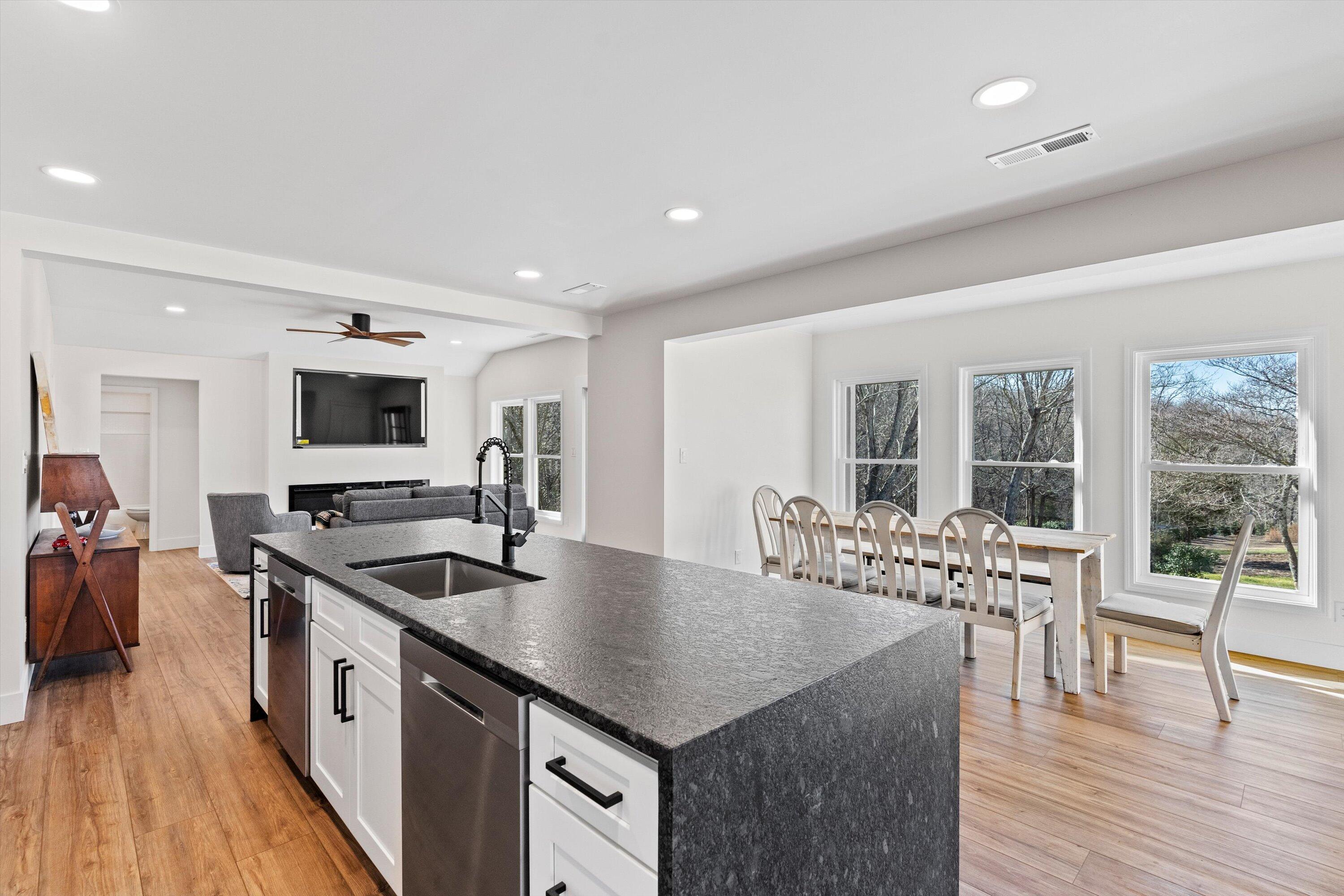 325 County Road 525