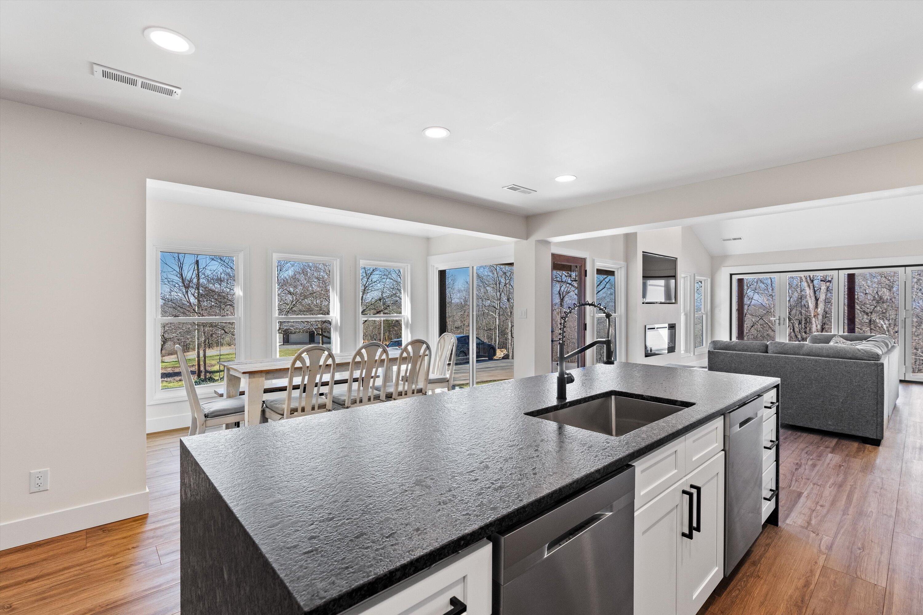 325 County Road 525