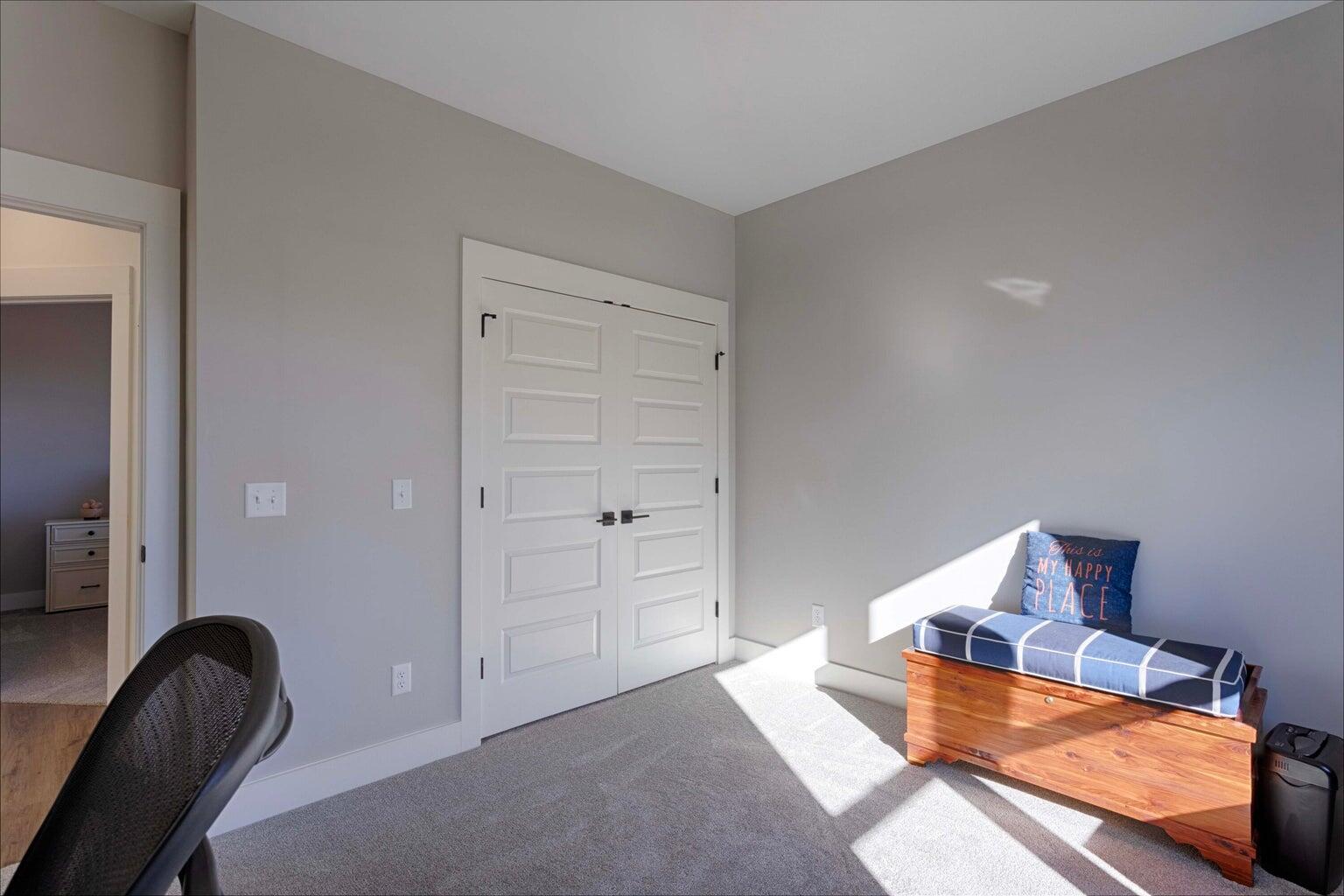7353 Paxton Cir