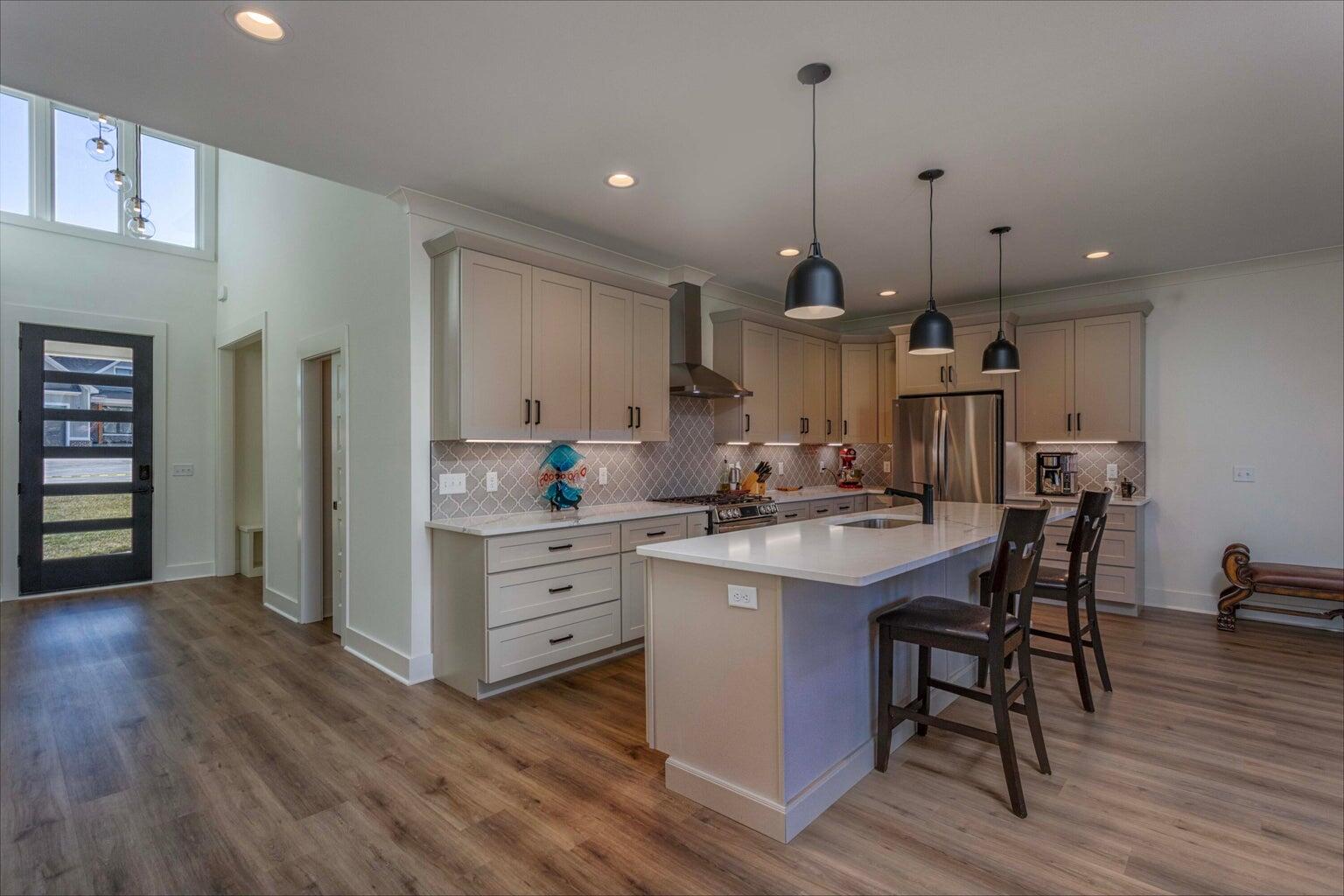 7353 Paxton Cir