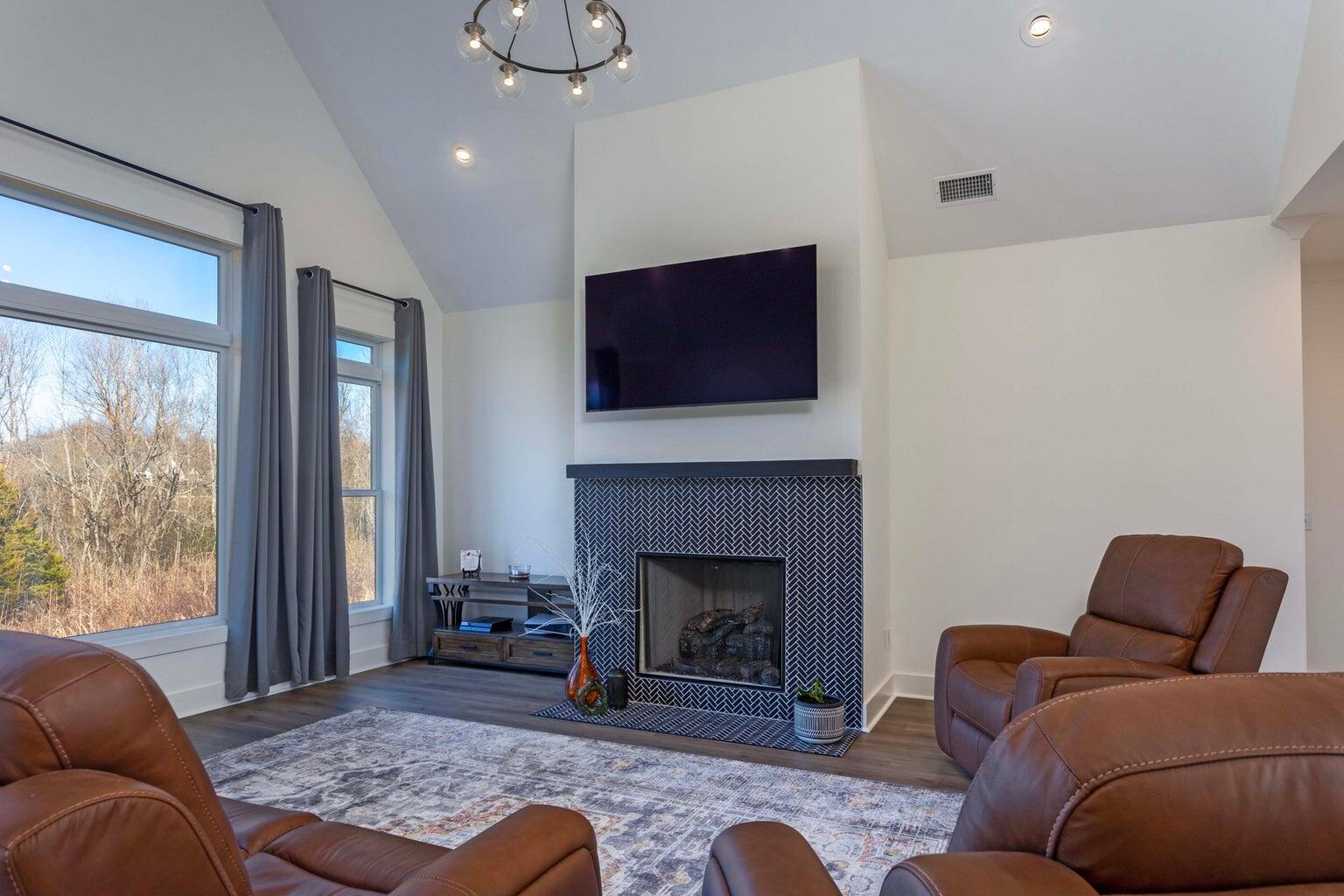 7353 Paxton Cir