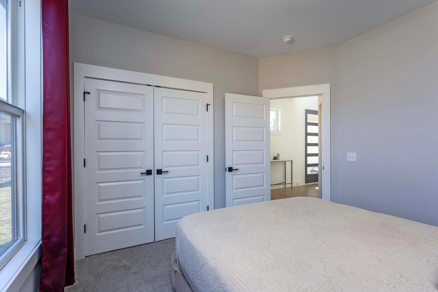 7353 Paxton Cir