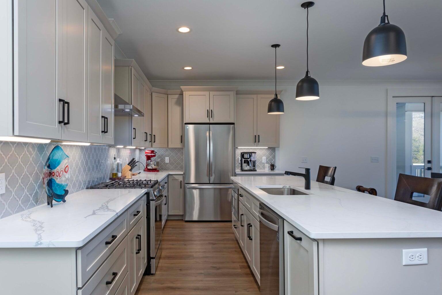 7353 Paxton Cir