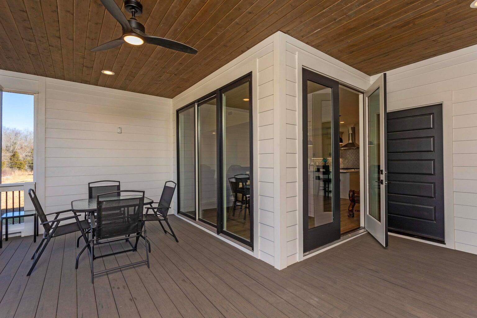 7353 Paxton Cir