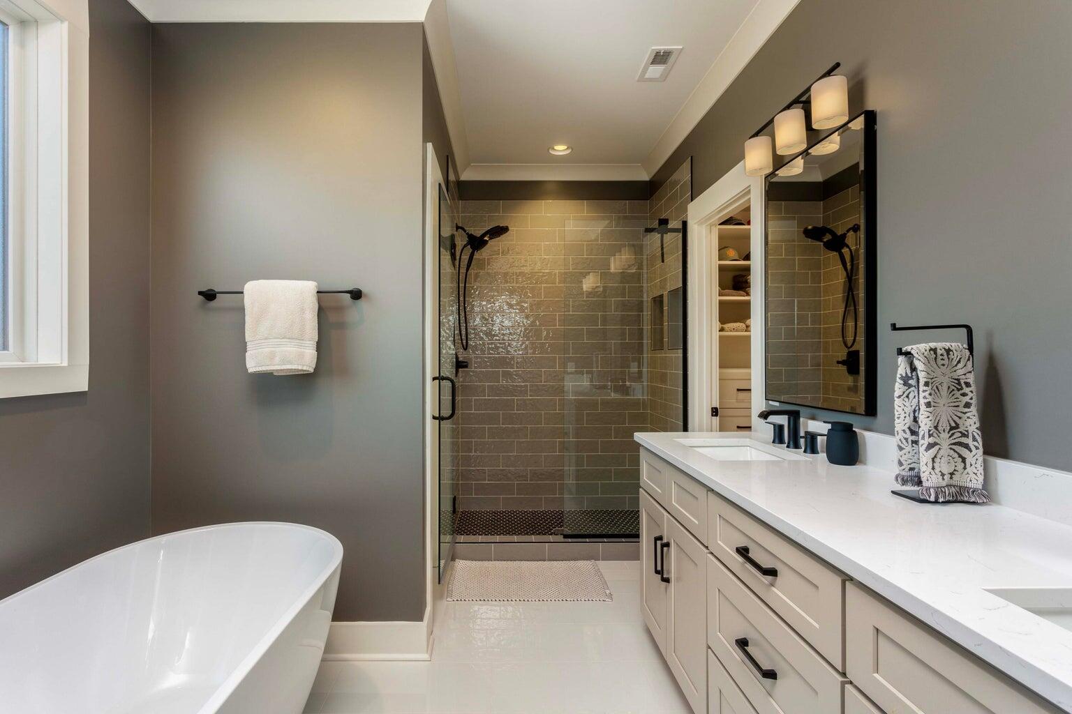 7353 Paxton Cir