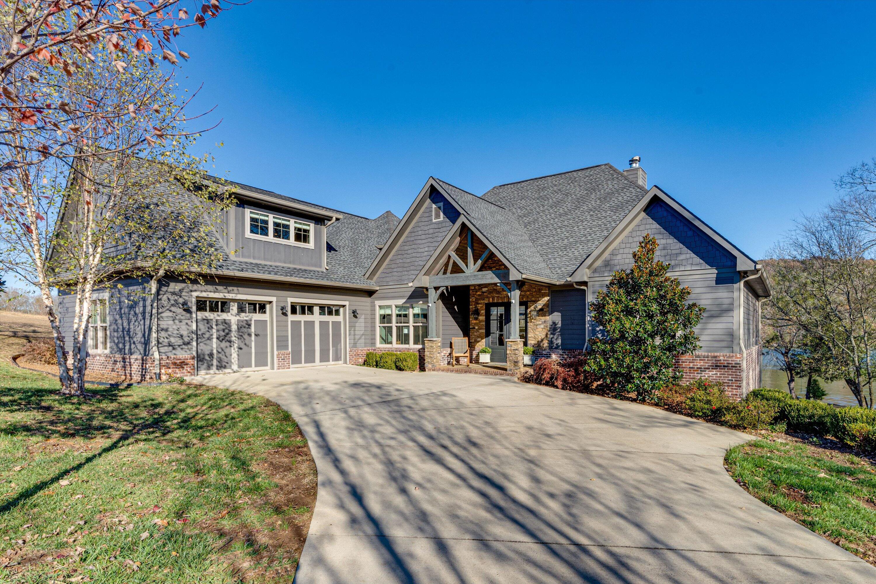 514 Edgewater Way
